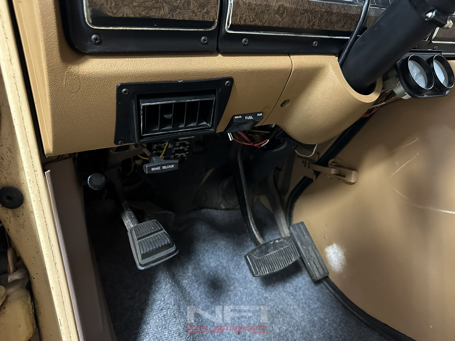 1977 Ford E150 Econoline 31