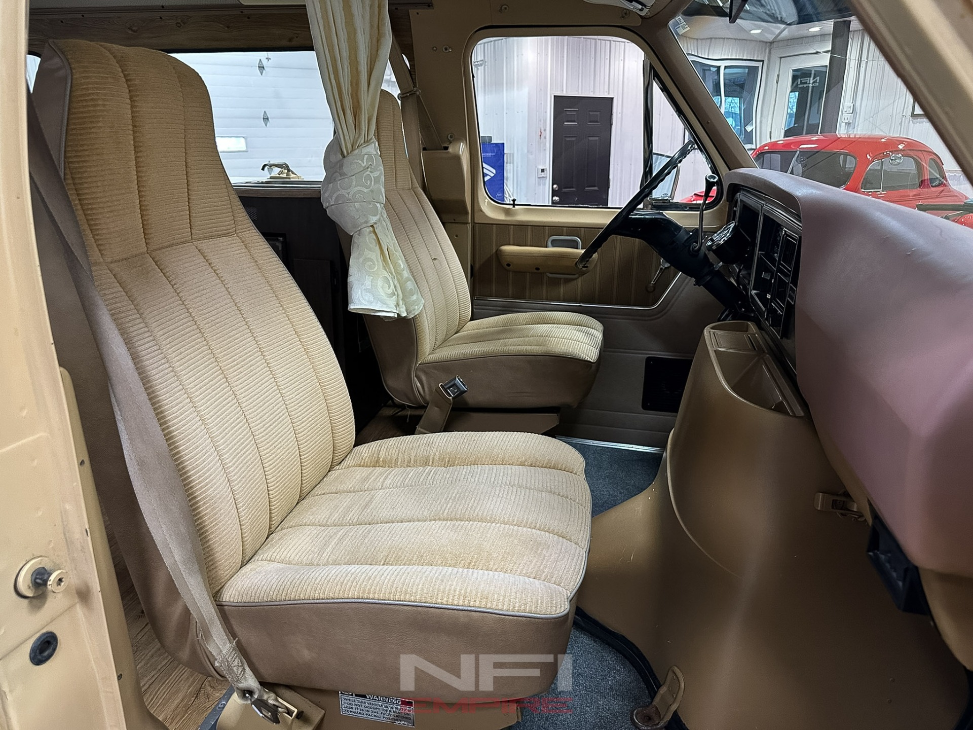1977 Ford E150 Econoline 36