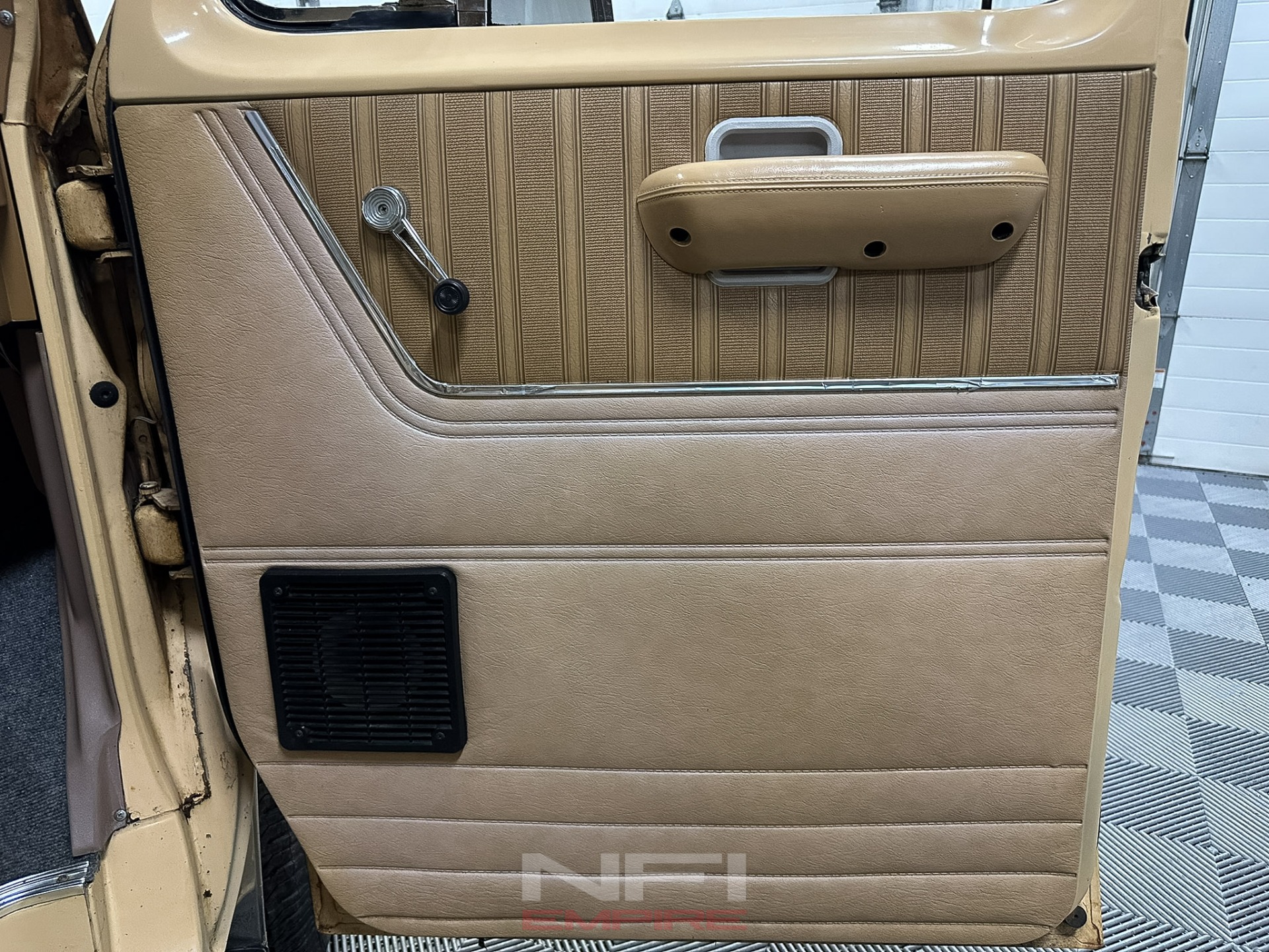 1977 Ford E150 Econoline 37