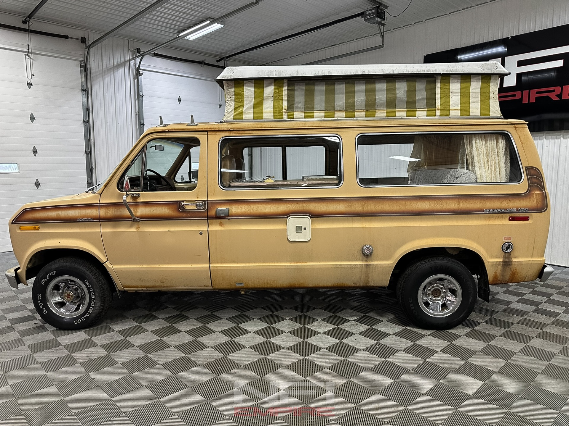 1977 Ford E150 Econoline 49