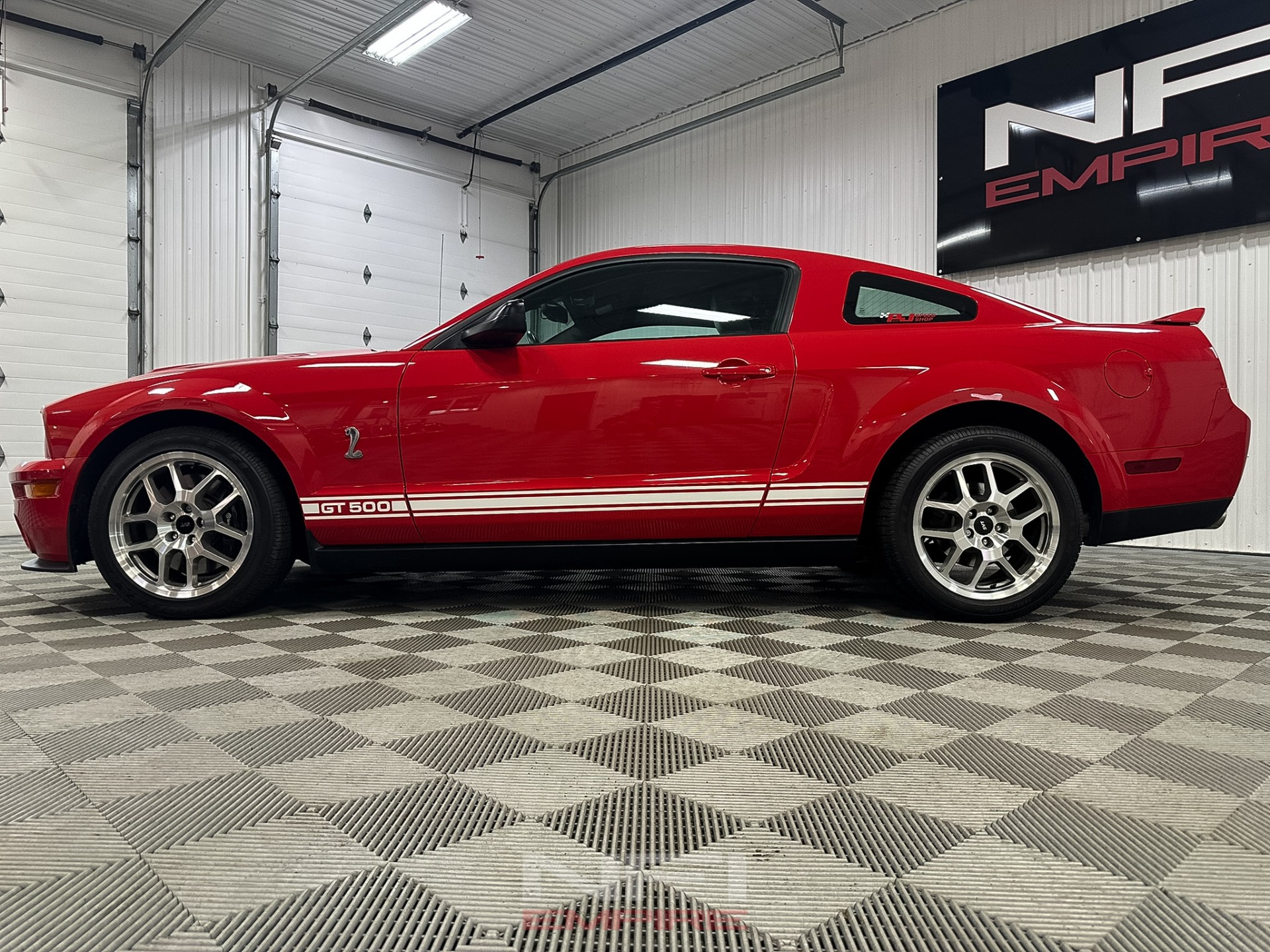 2007 Ford Mustang 11