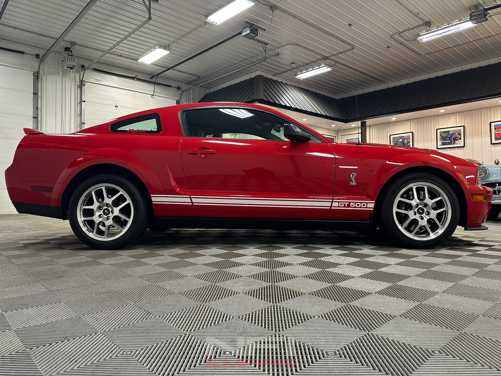 2007 Ford Mustang 17