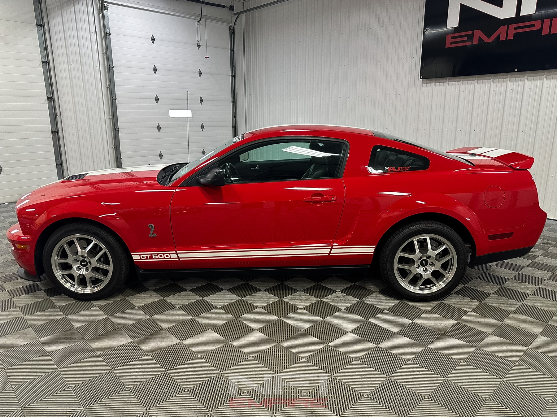 2007 Ford Mustang 2