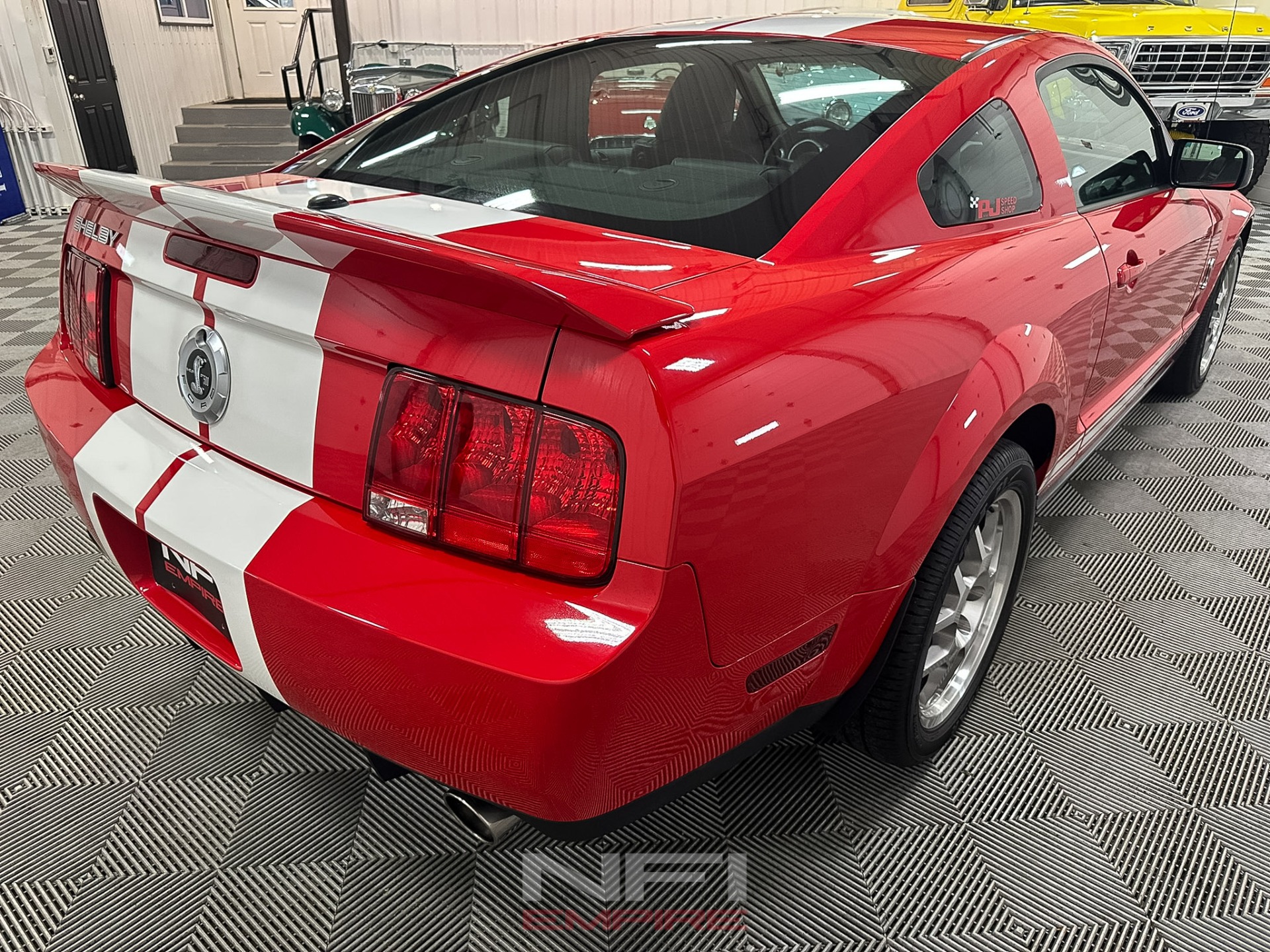 2007 Ford Mustang 8