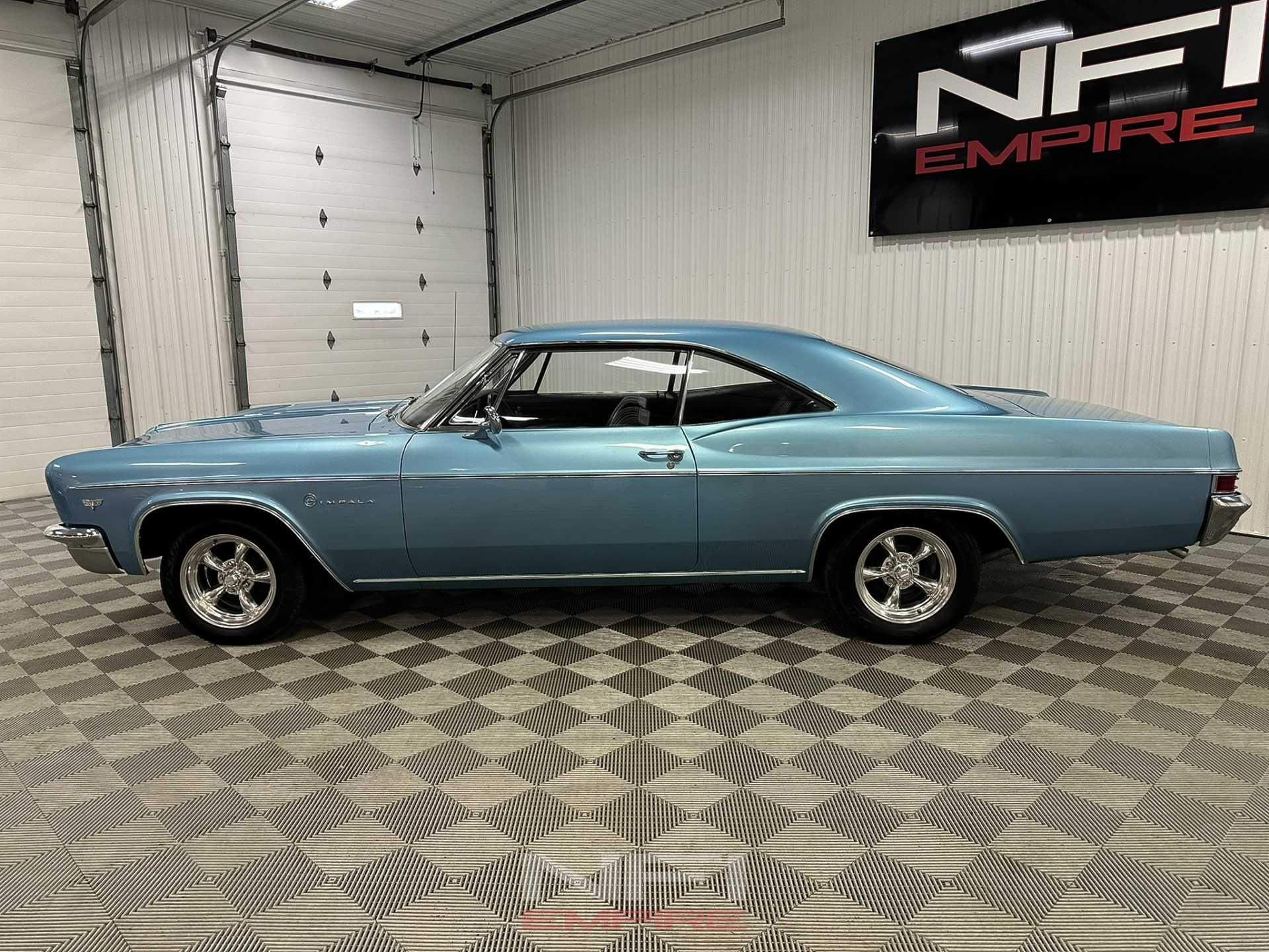 1966 Chevrolet Impala 2