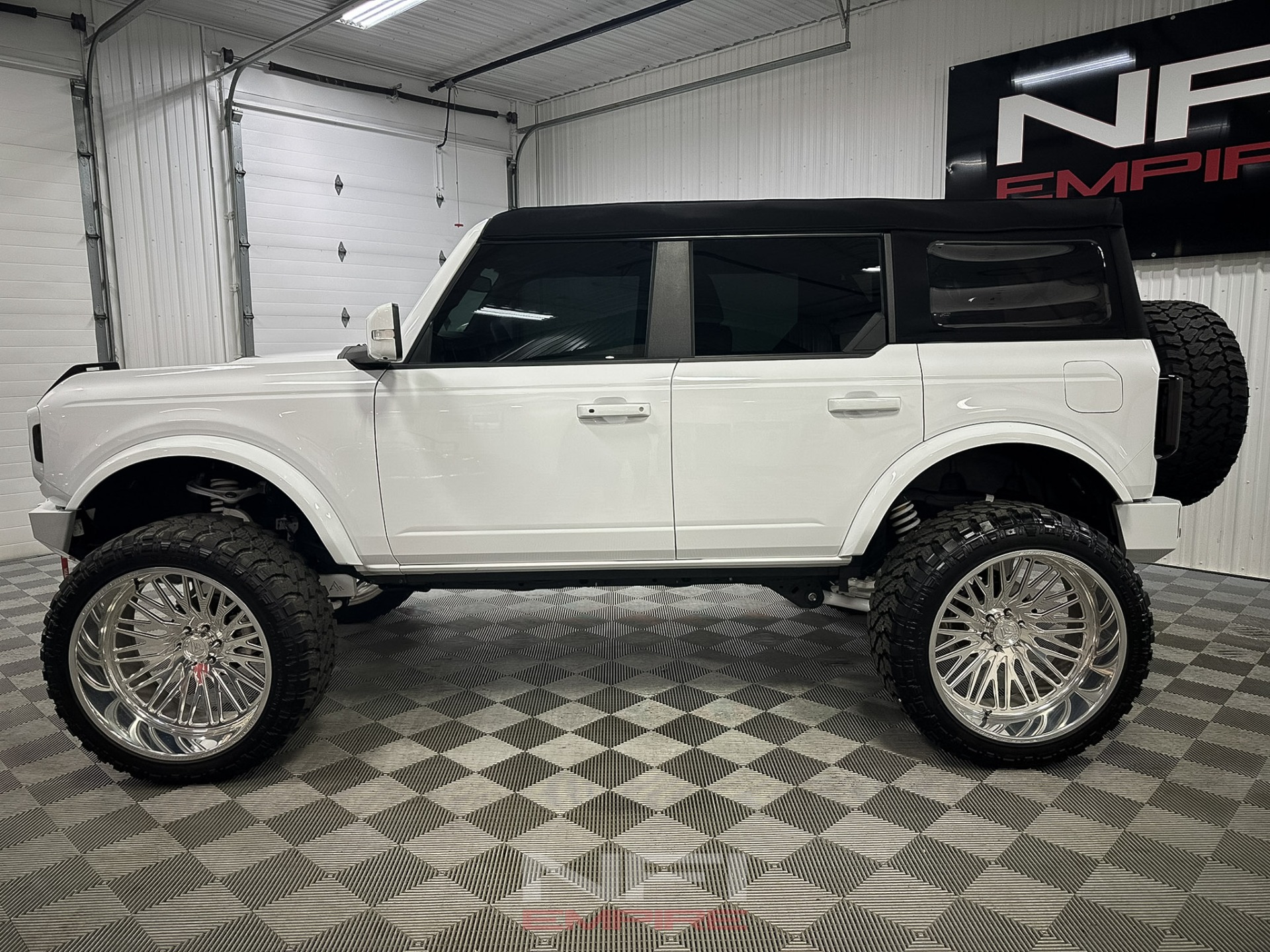 2023 Ford Bronco 2