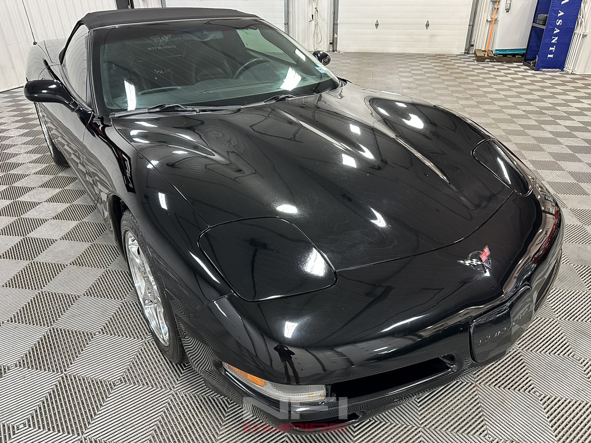 2004 Chevrolet Corvette 10