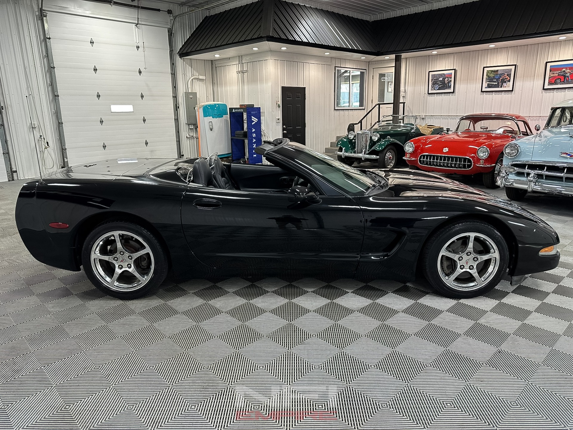 2004 Chevrolet Corvette 12