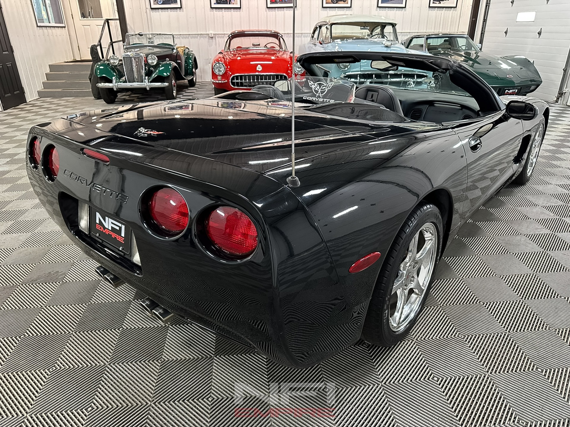 2004 Chevrolet Corvette 14