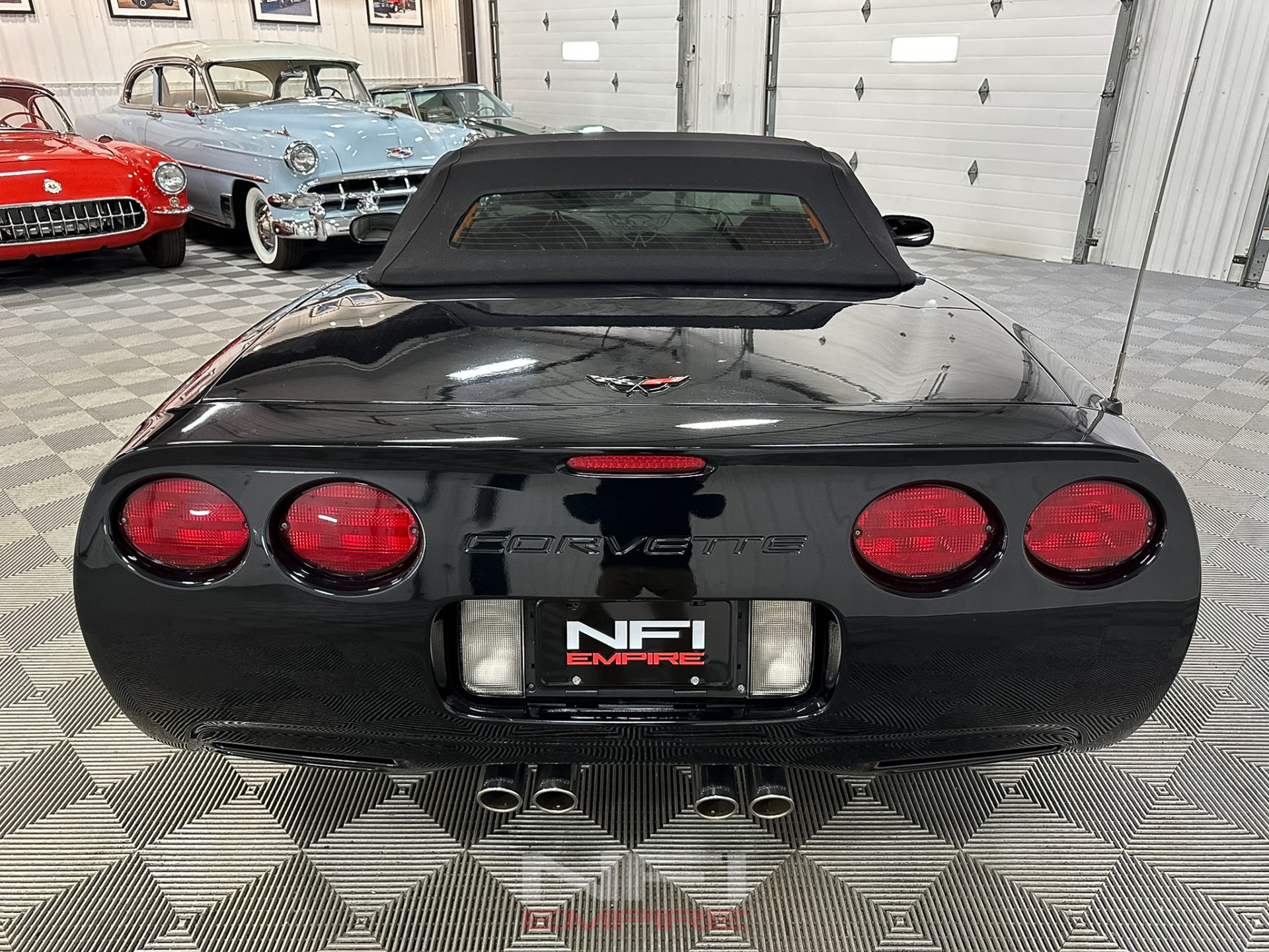 2004 Chevrolet Corvette 17