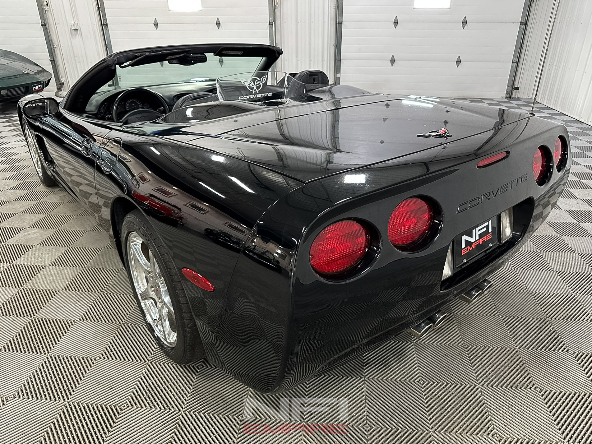 2004 Chevrolet Corvette 18