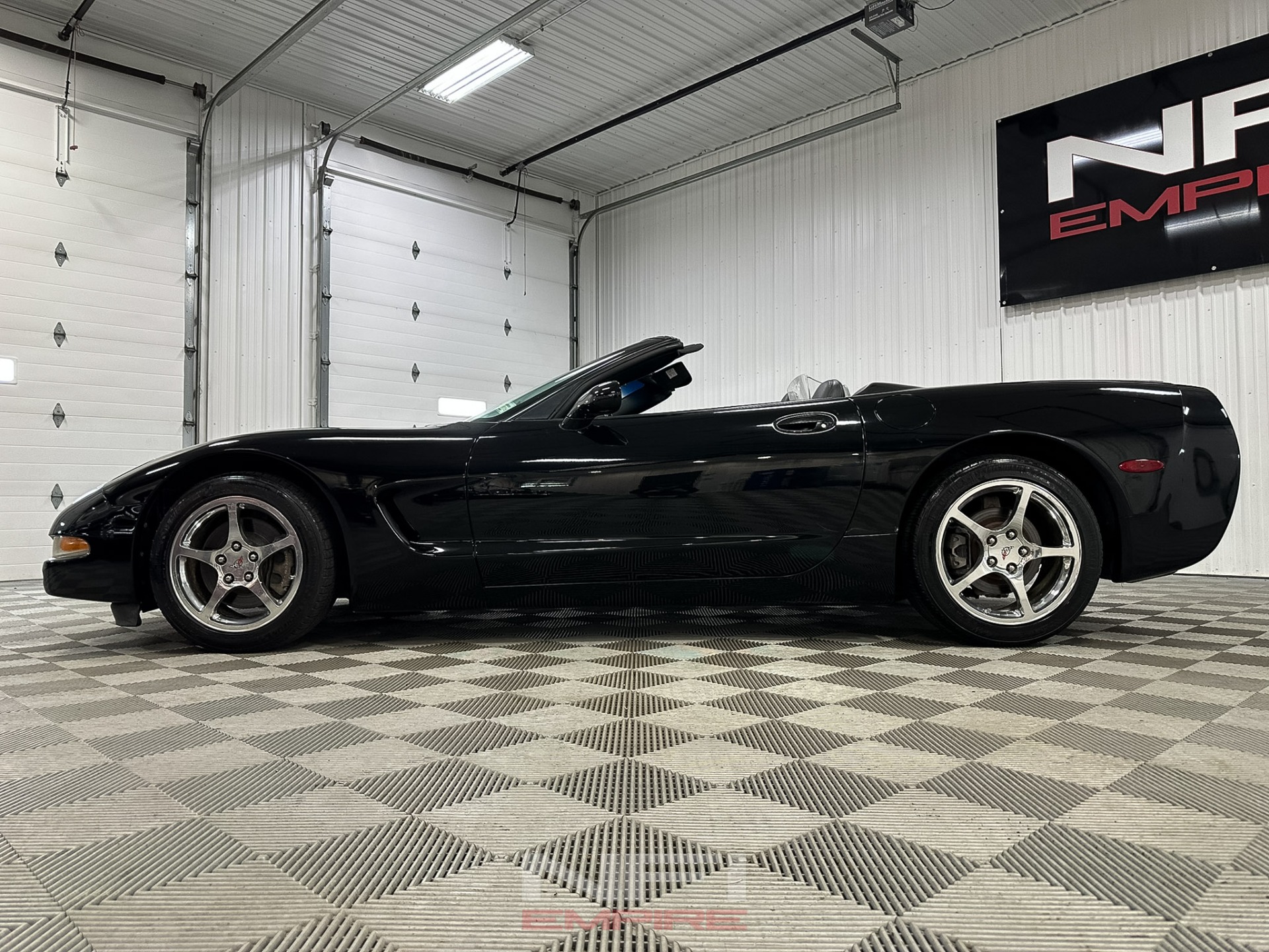 2004 Chevrolet Corvette 20