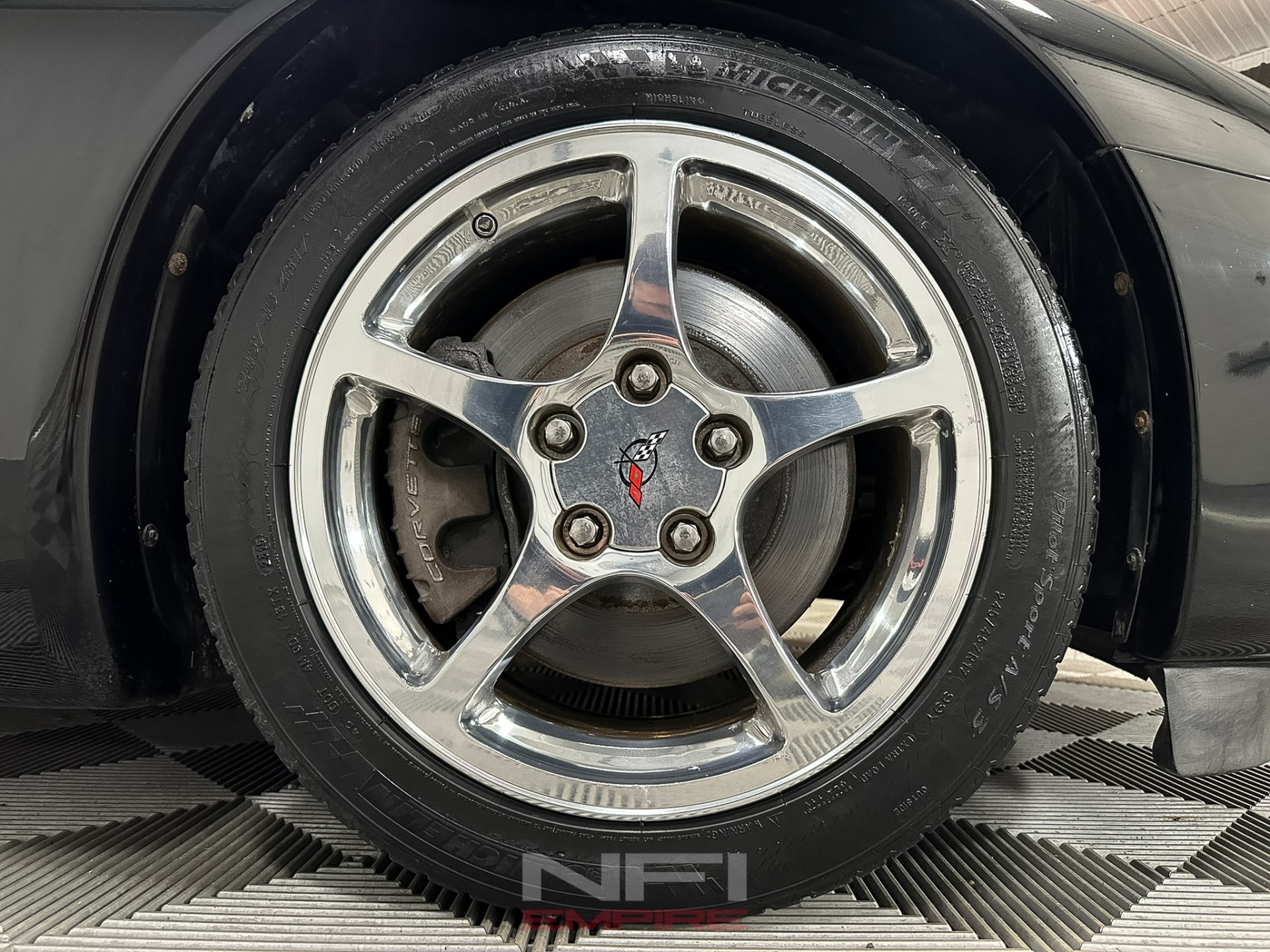 2004 Chevrolet Corvette 24