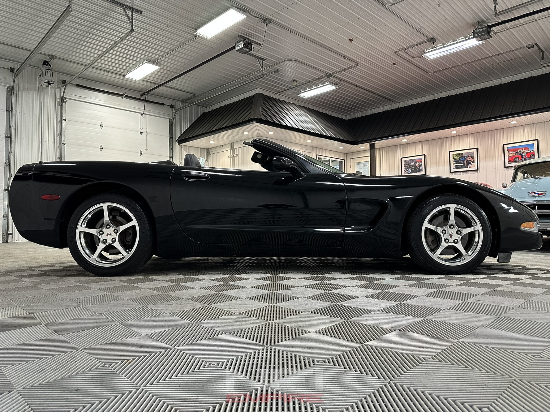 2004 Chevrolet Corvette 25