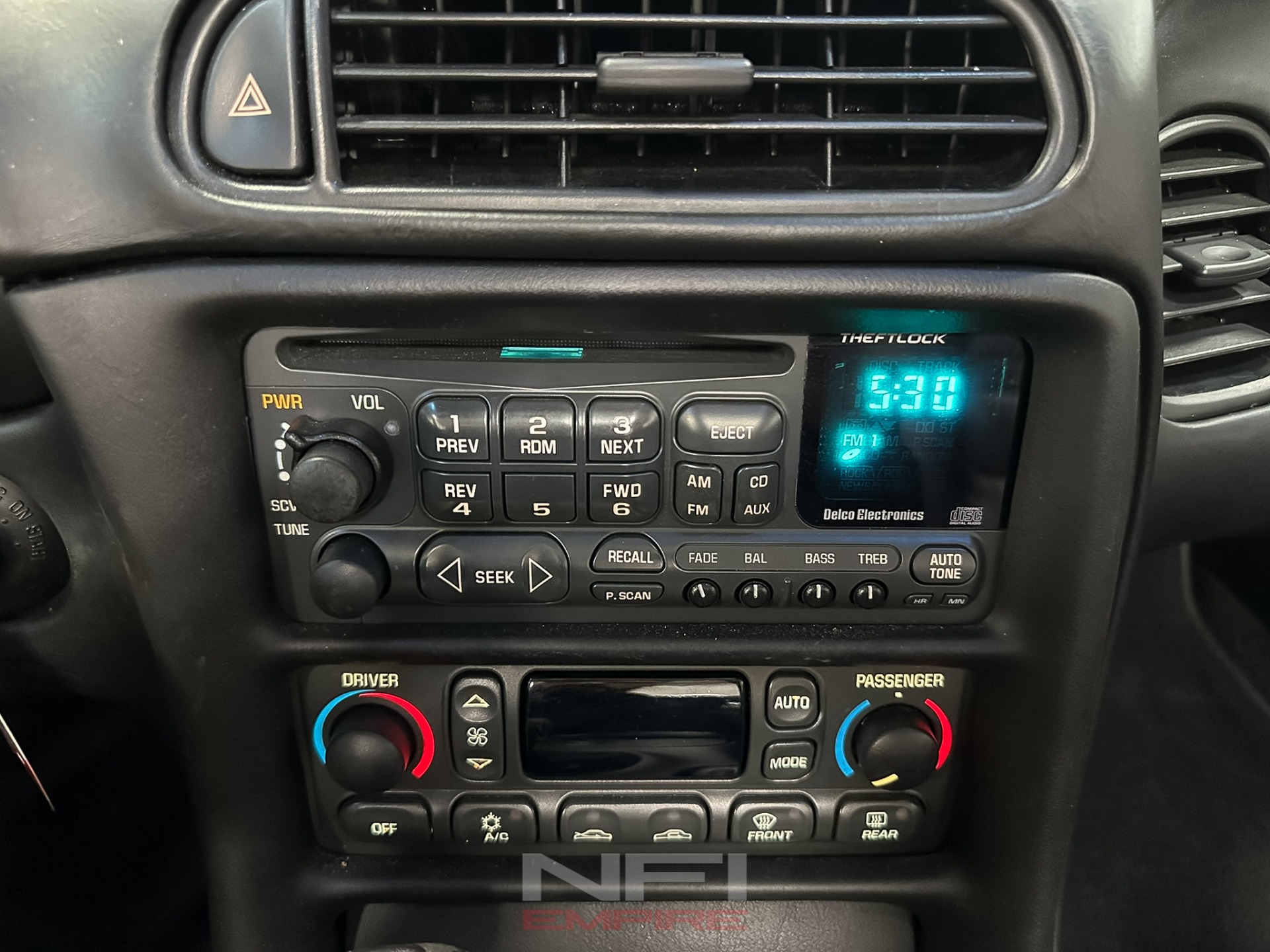 2004 Chevrolet Corvette 37