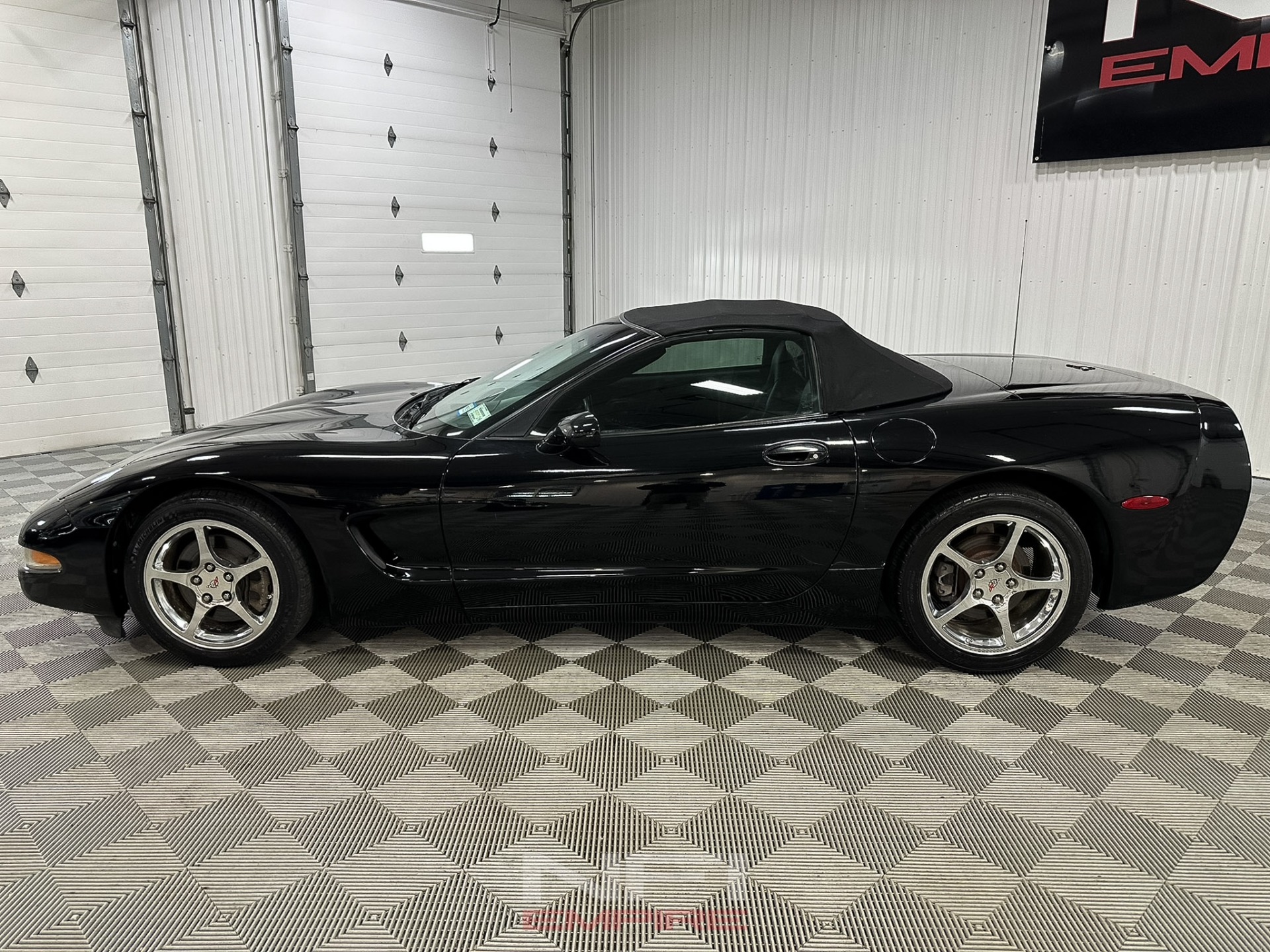 2004 Chevrolet Corvette 4