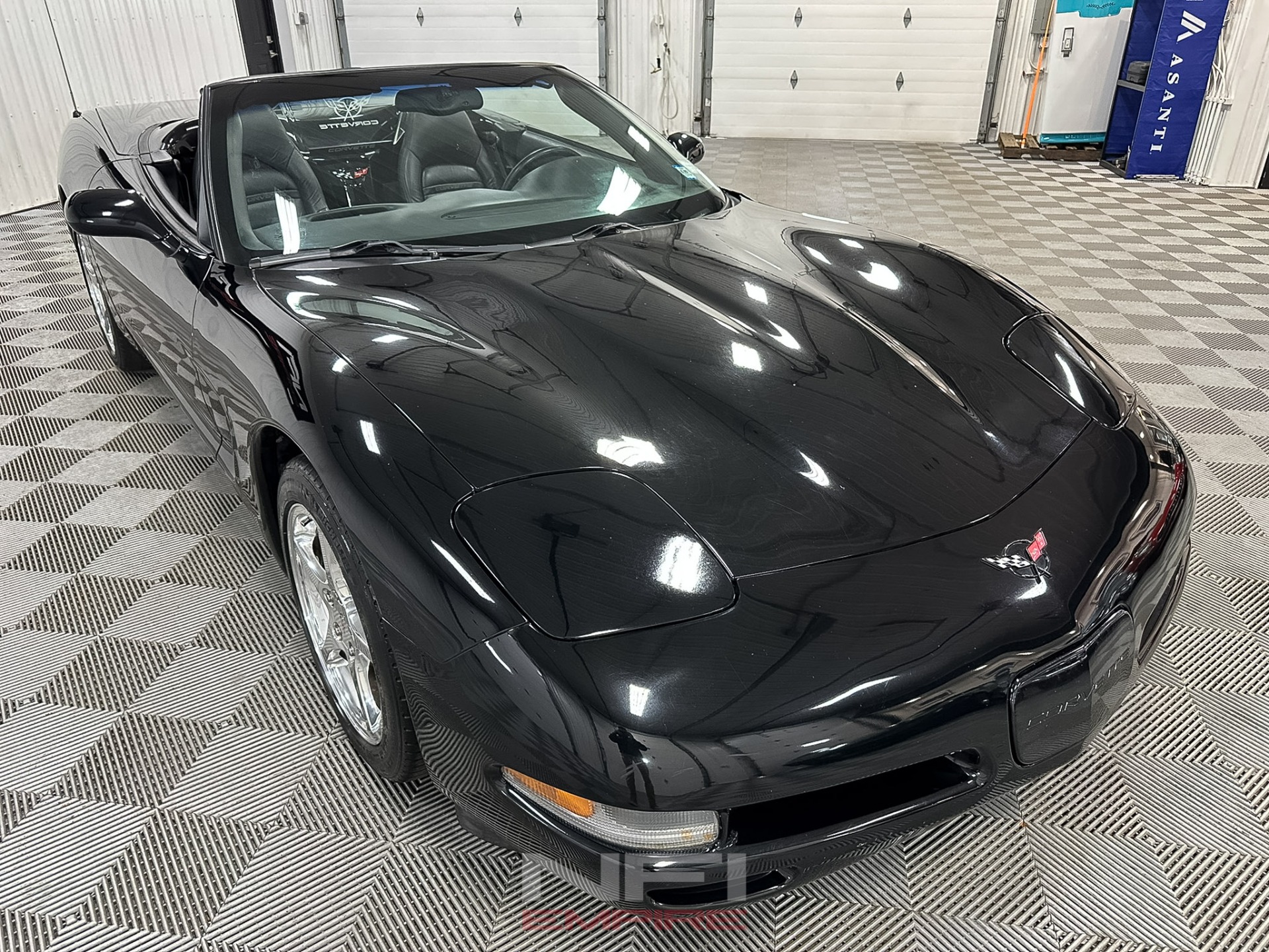 2004 Chevrolet Corvette 9
