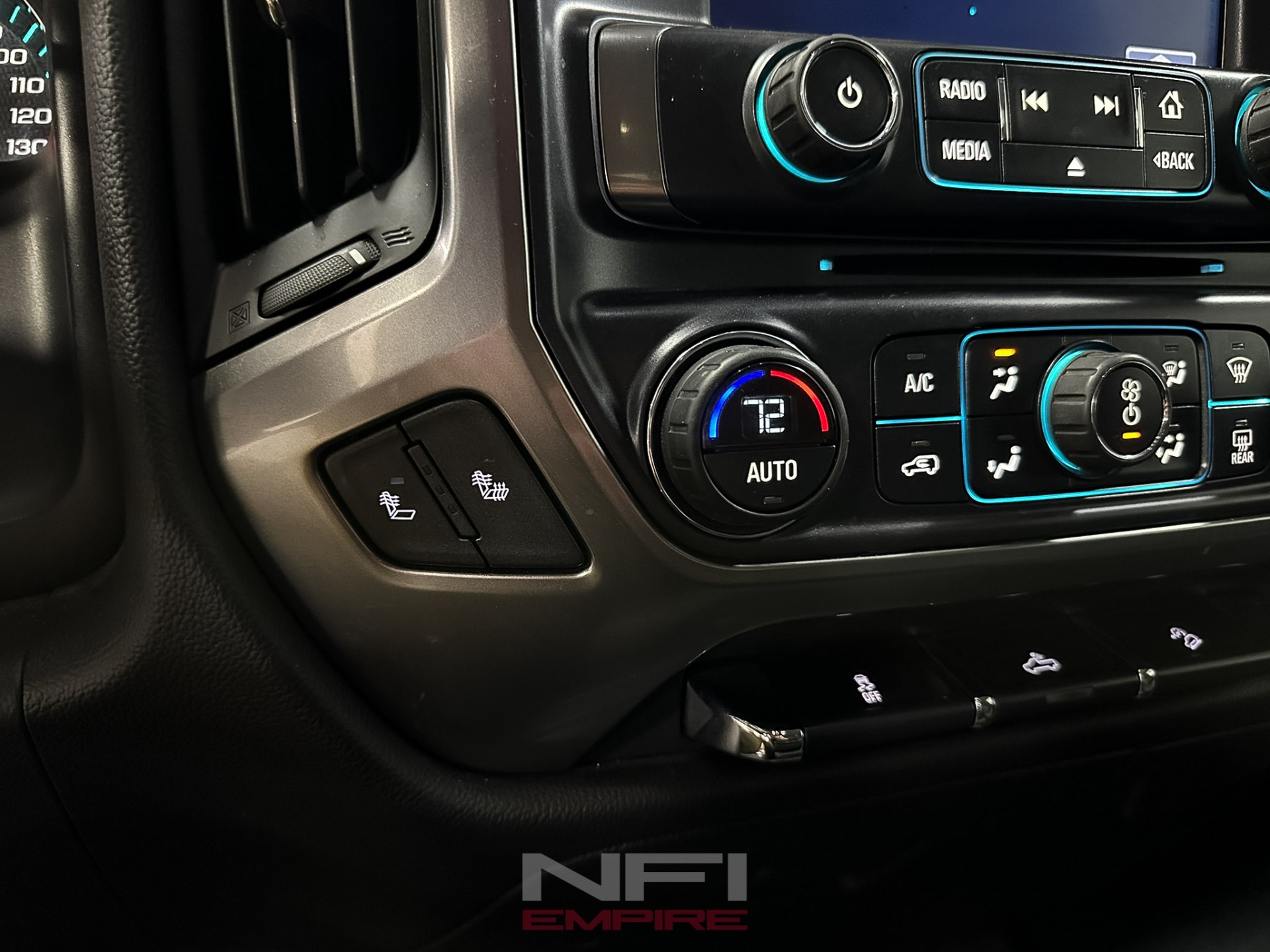 2016 Chevrolet Silverado 1500 Crew Cab 28