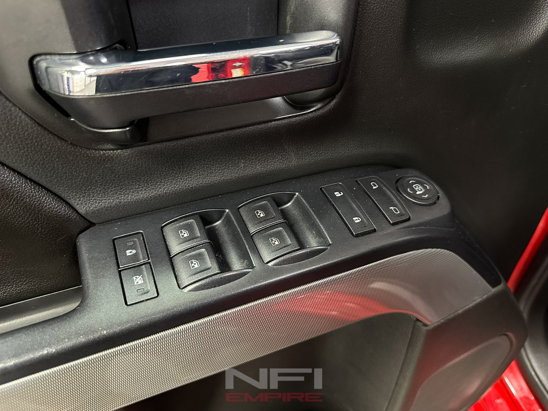 2016 Chevrolet Silverado 1500 Crew Cab 32