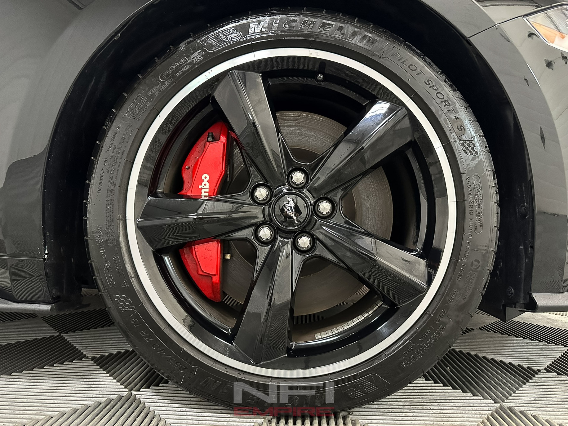 2019 Ford Mustang 16