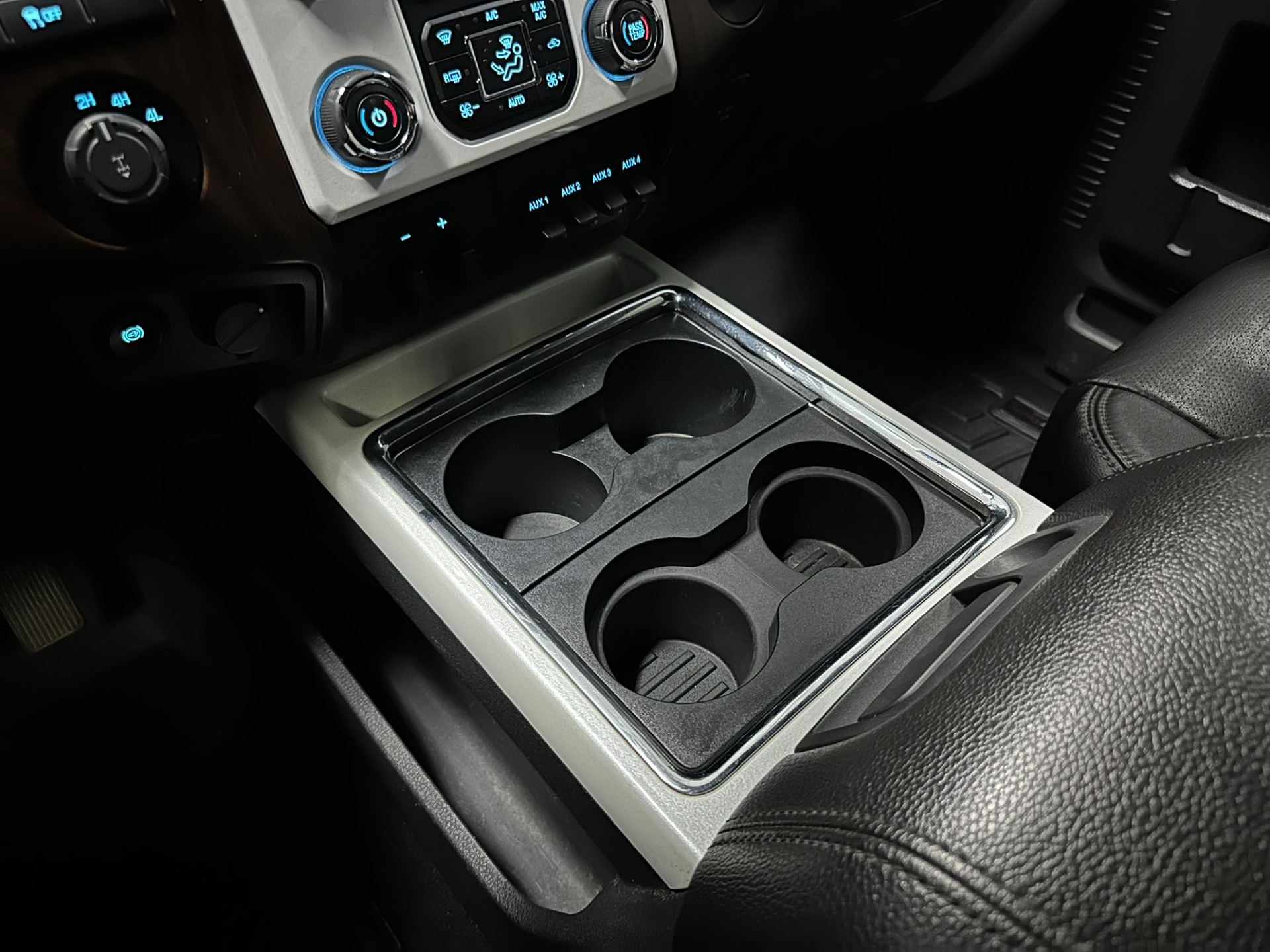 2015 Ford F250 Super Duty Crew Cab 29