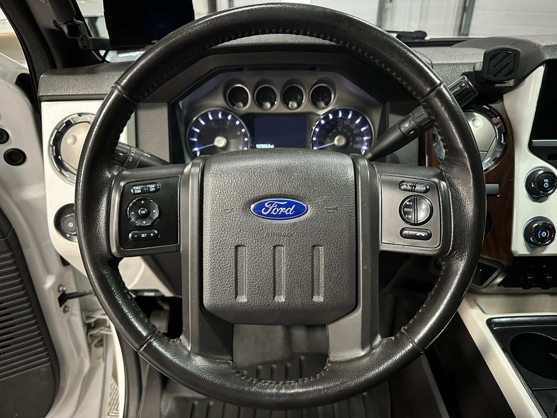 2015 Ford F250 Super Duty Crew Cab 31