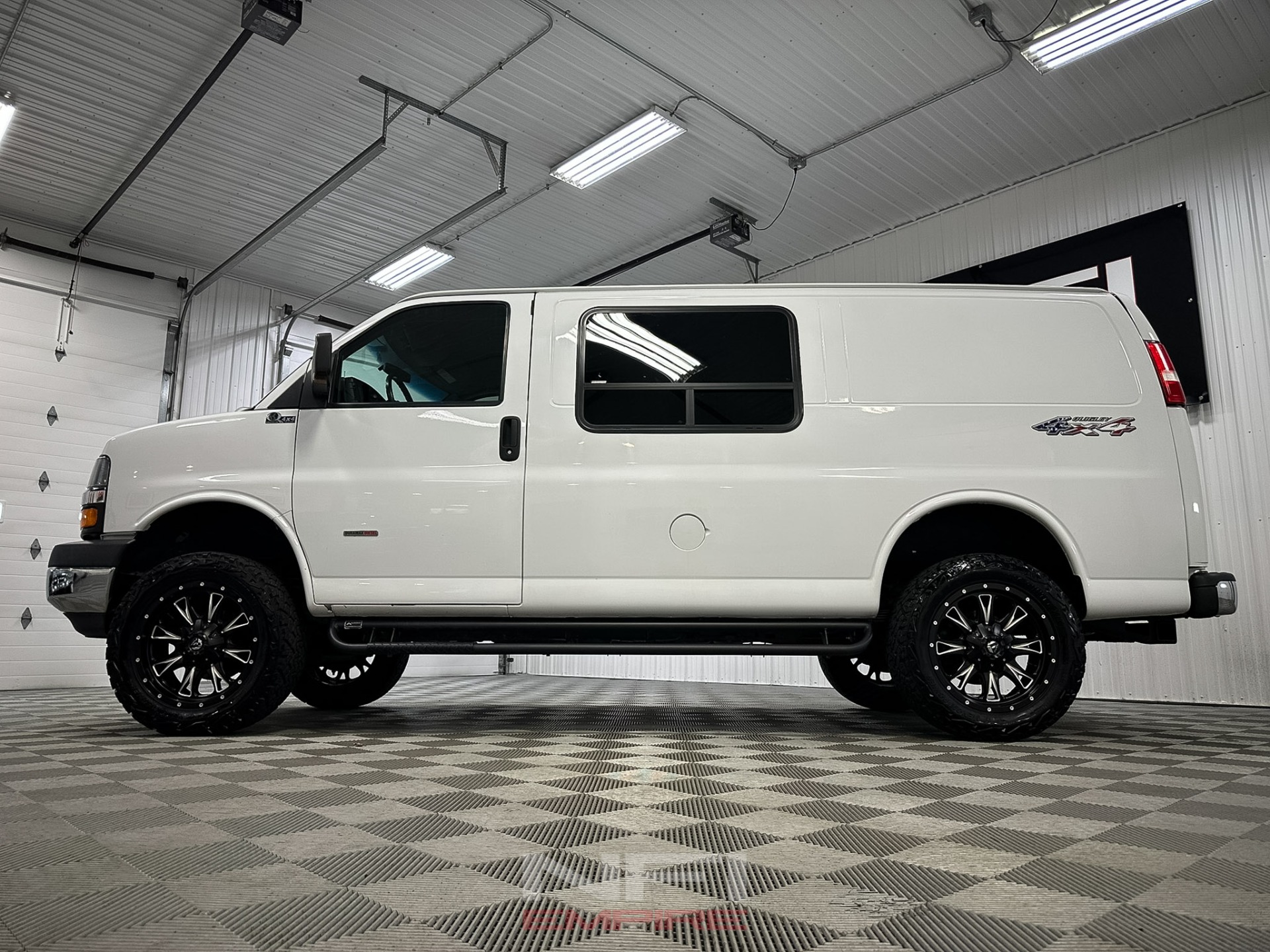 2015 Chevrolet Express 3500 Cargo 11