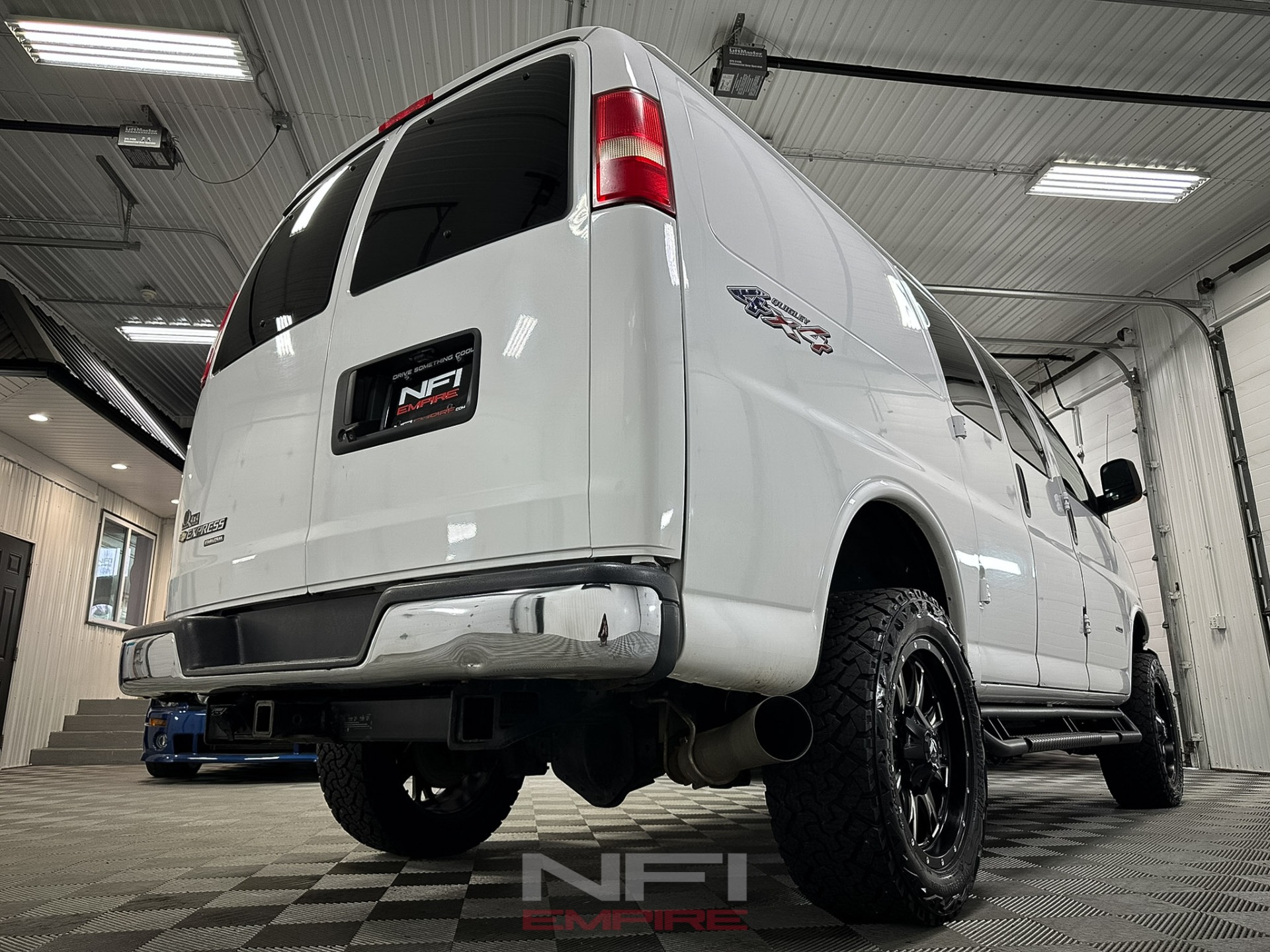 2015 Chevrolet Express 3500 Cargo 19