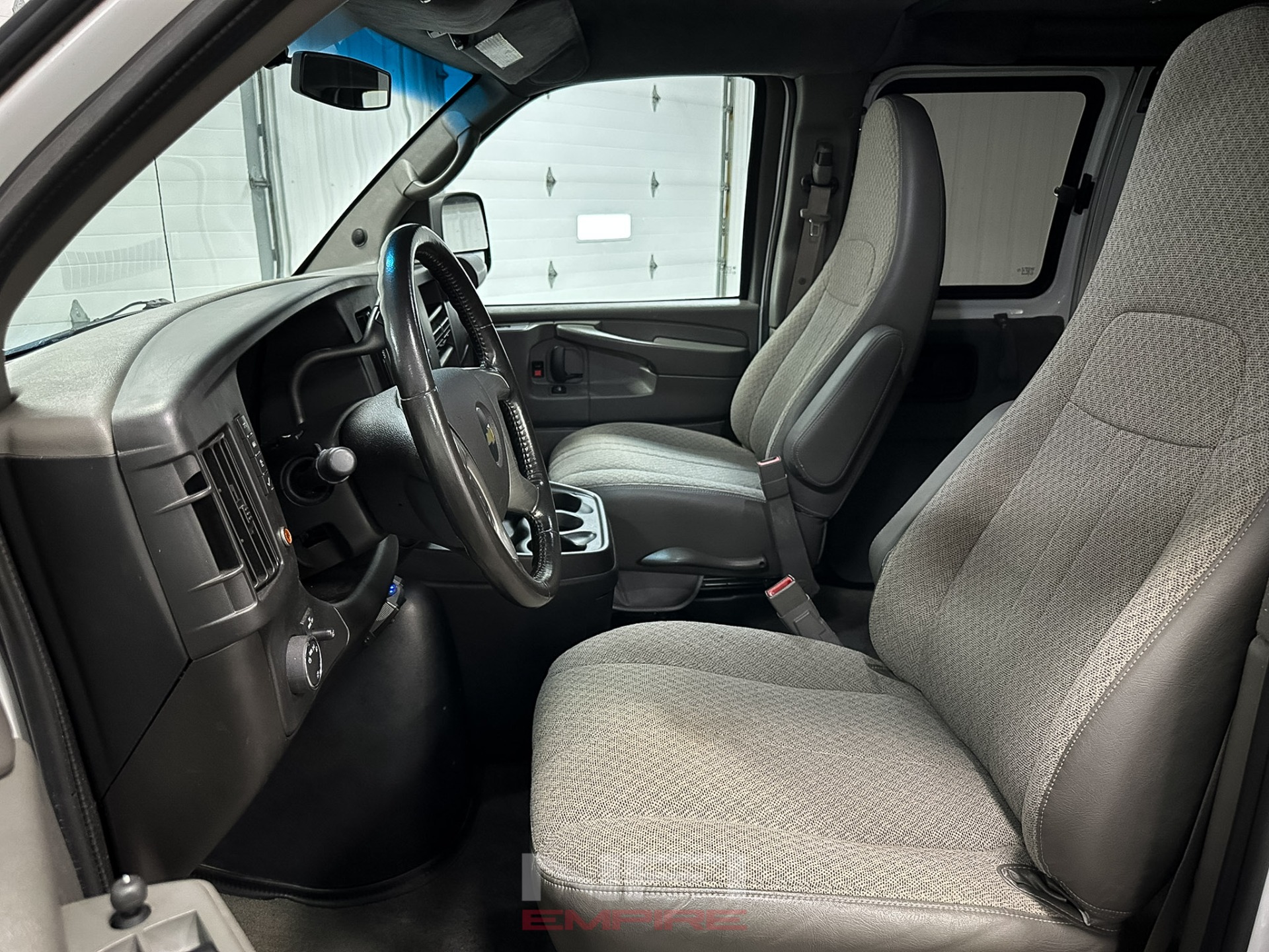2015 Chevrolet Express 3500 Cargo 24