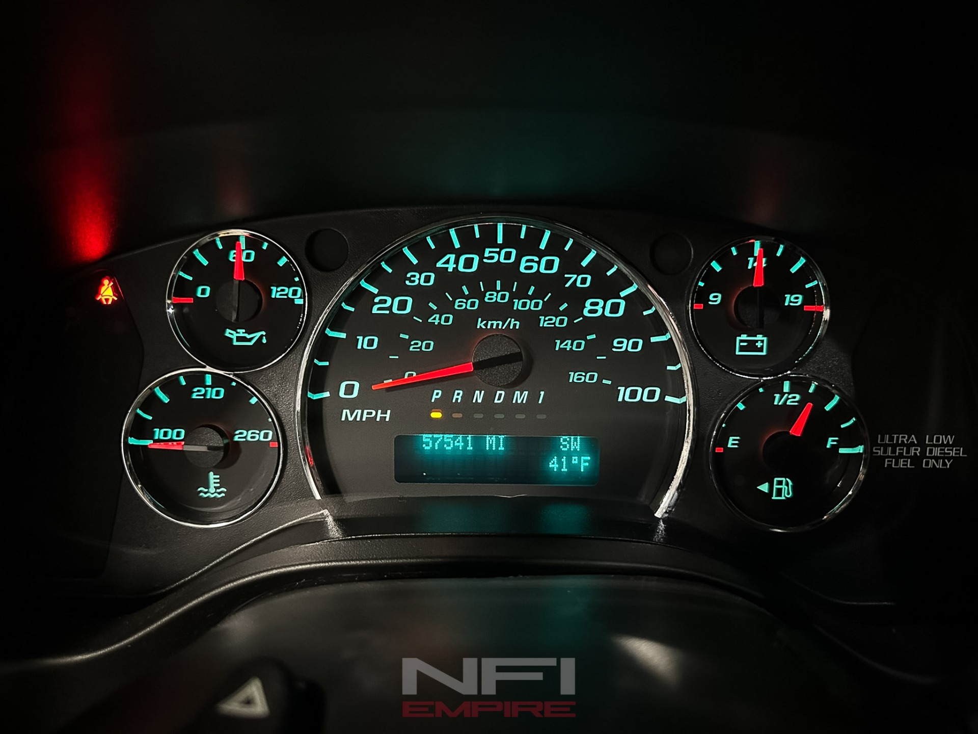 2015 Chevrolet Express 3500 Cargo 26