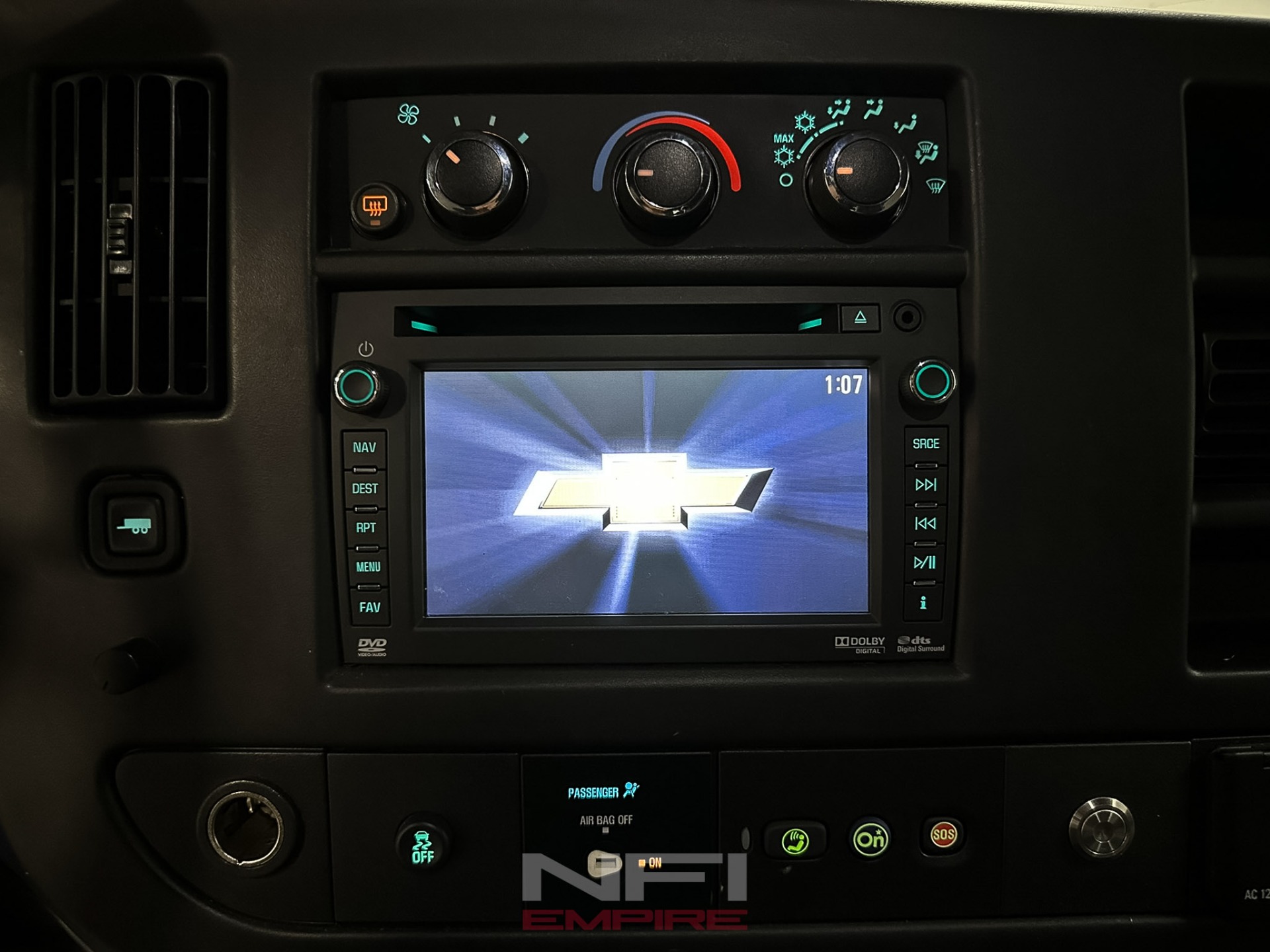 2015 Chevrolet Express 3500 Cargo 27
