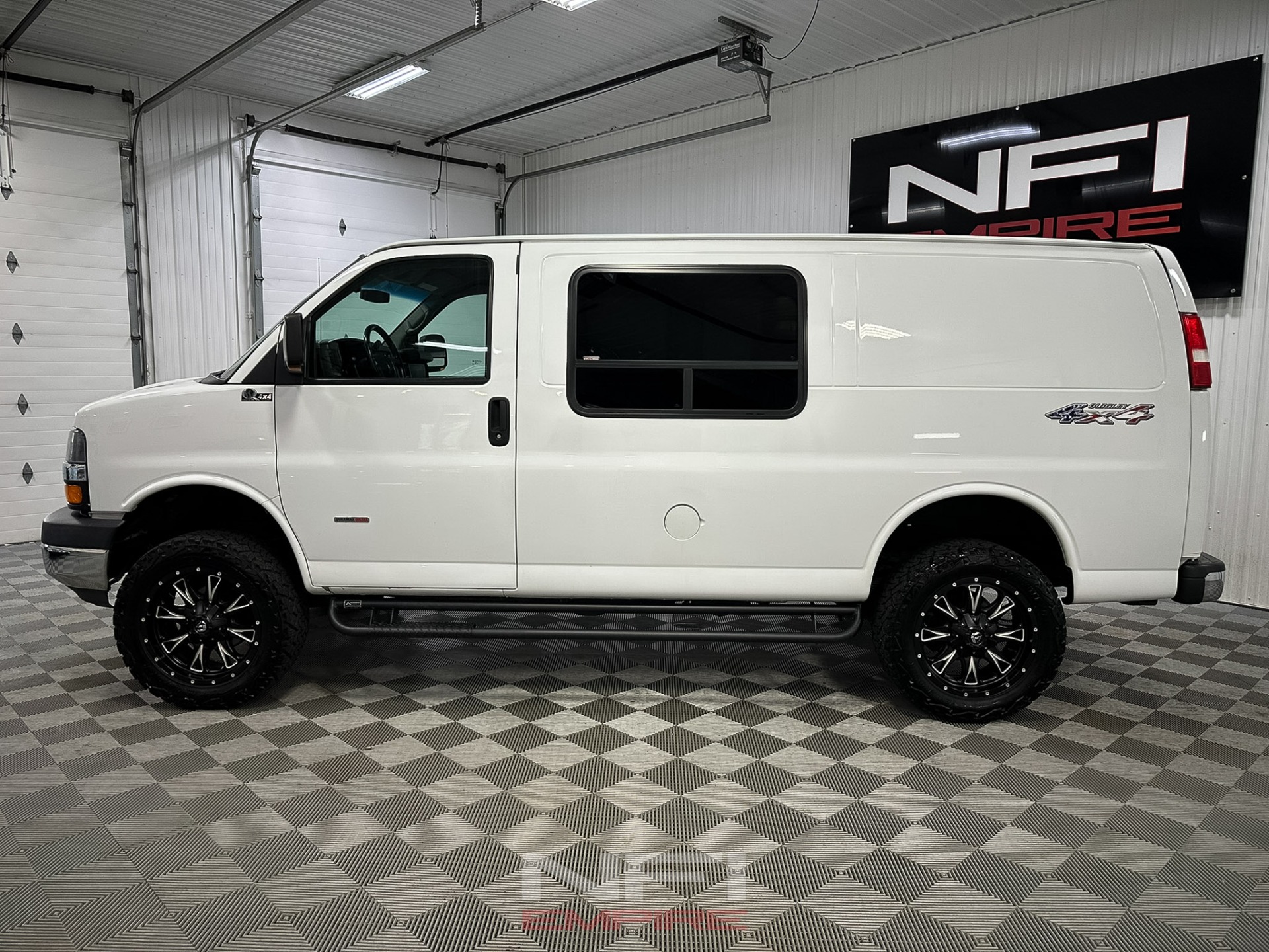 2015 Chevrolet Express 3500 Cargo 2