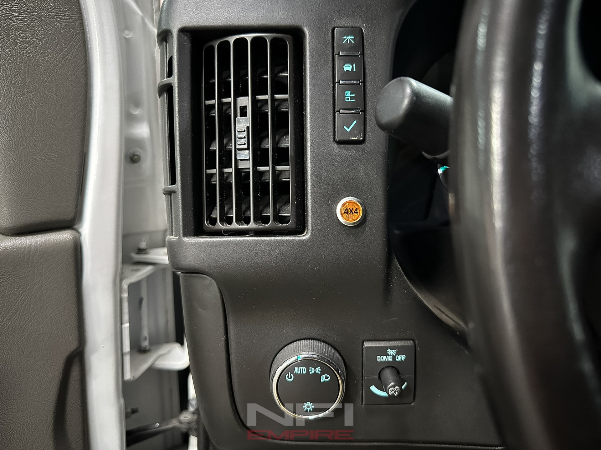 2015 Chevrolet Express 3500 Cargo 31