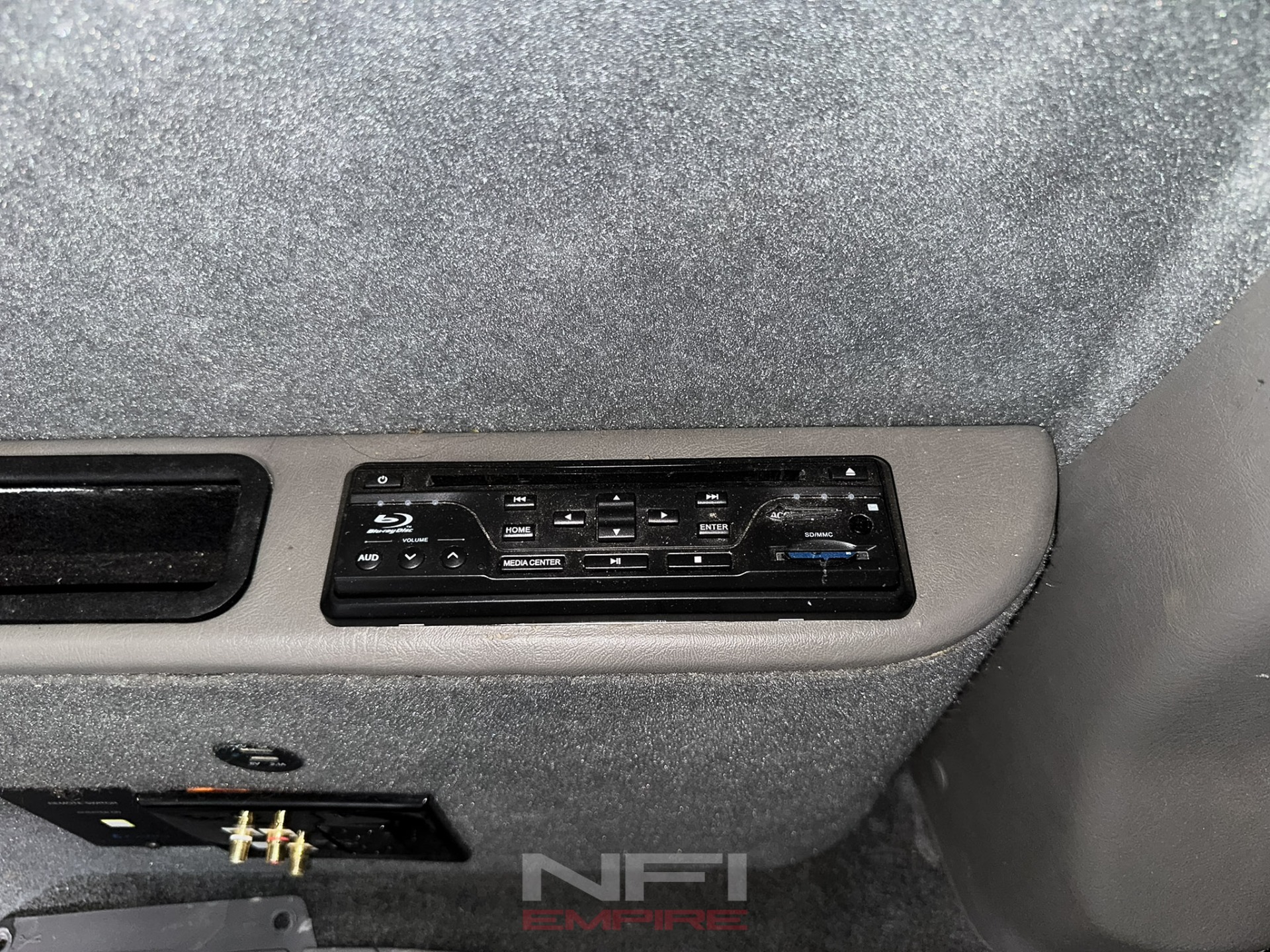 2015 Chevrolet Express 3500 Cargo 39
