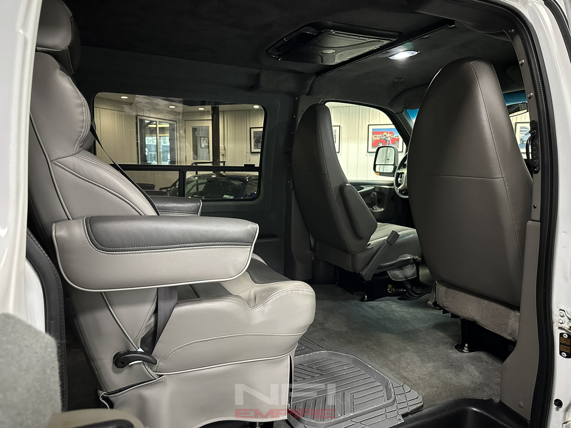 2015 Chevrolet Express 3500 Cargo 44