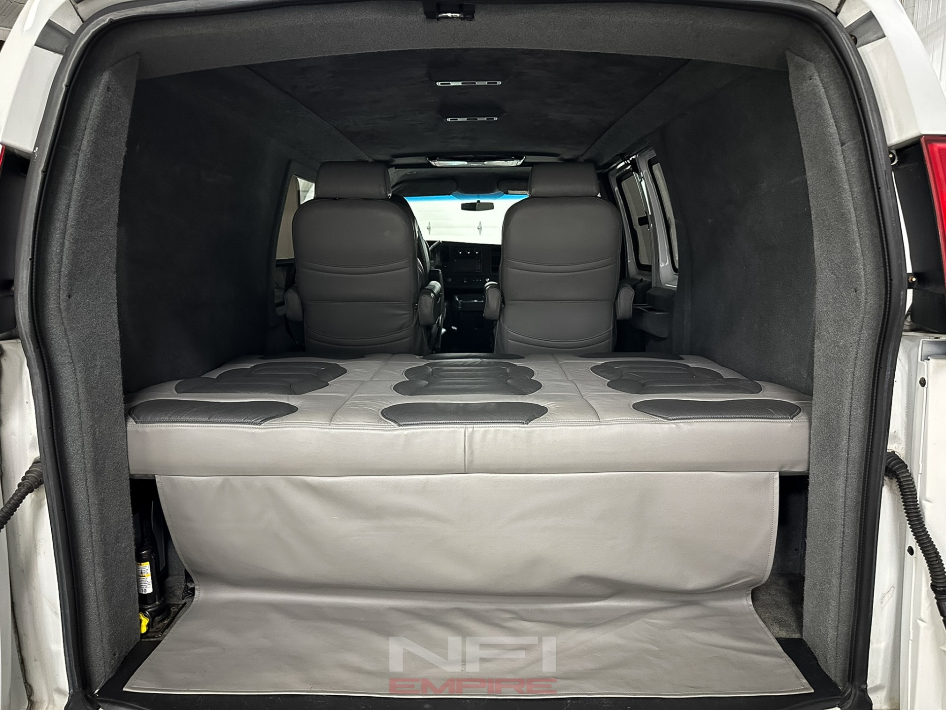2015 Chevrolet Express 3500 Cargo 49