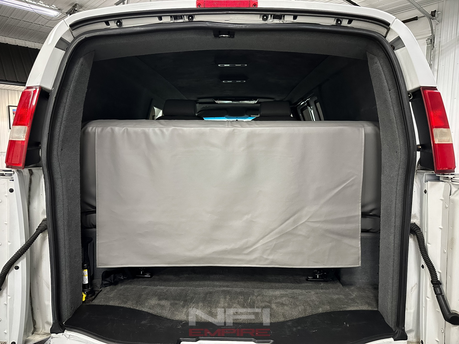 2015 Chevrolet Express 3500 Cargo 51