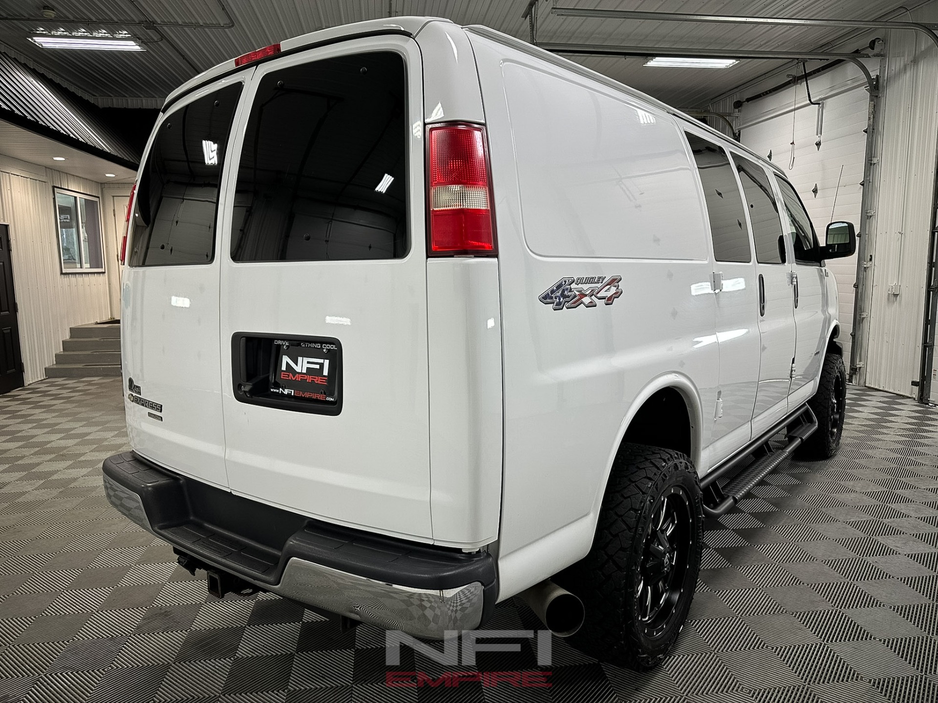 2015 Chevrolet Express 3500 Cargo 8