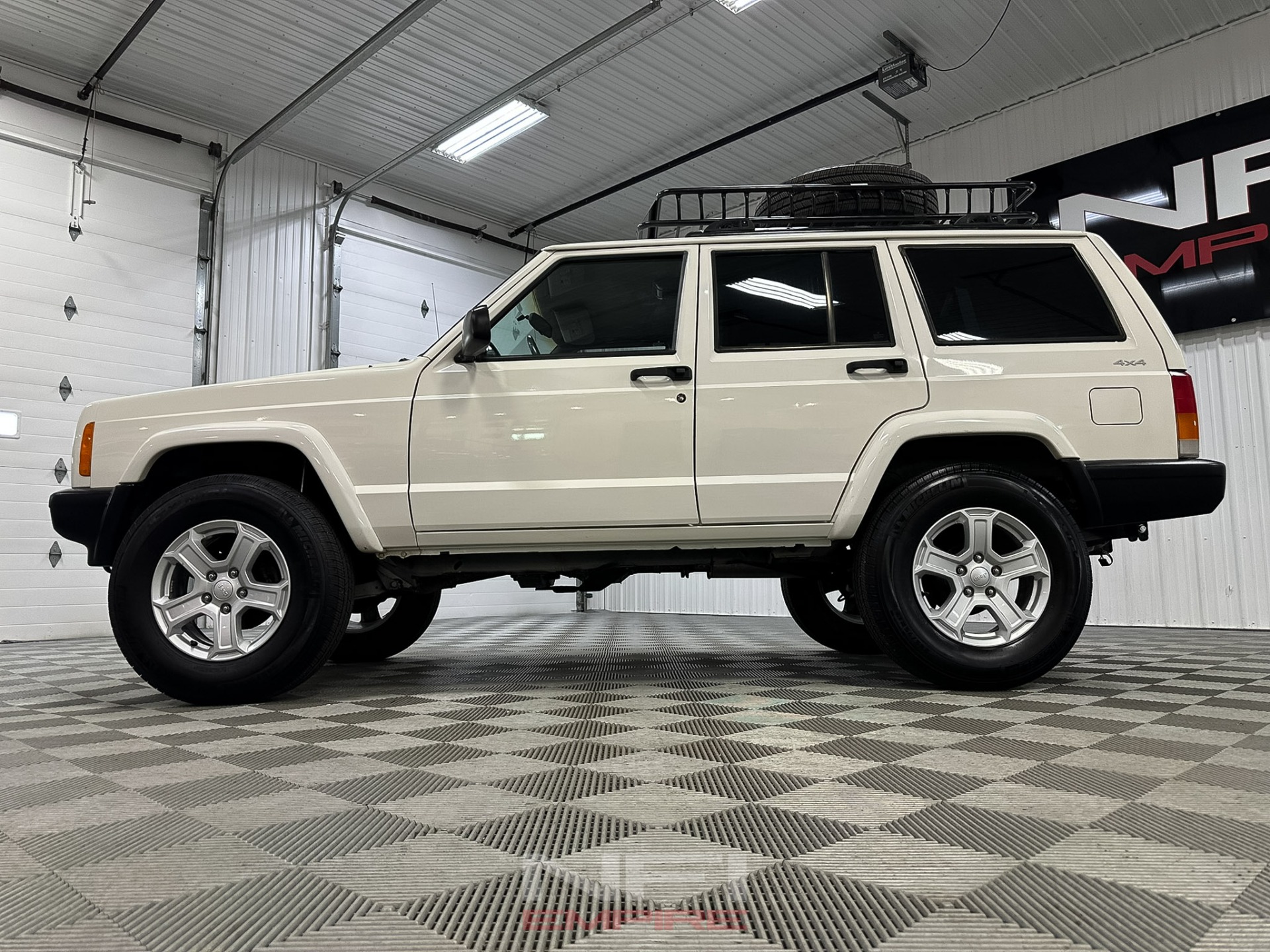 2001 Jeep Cherokee 11