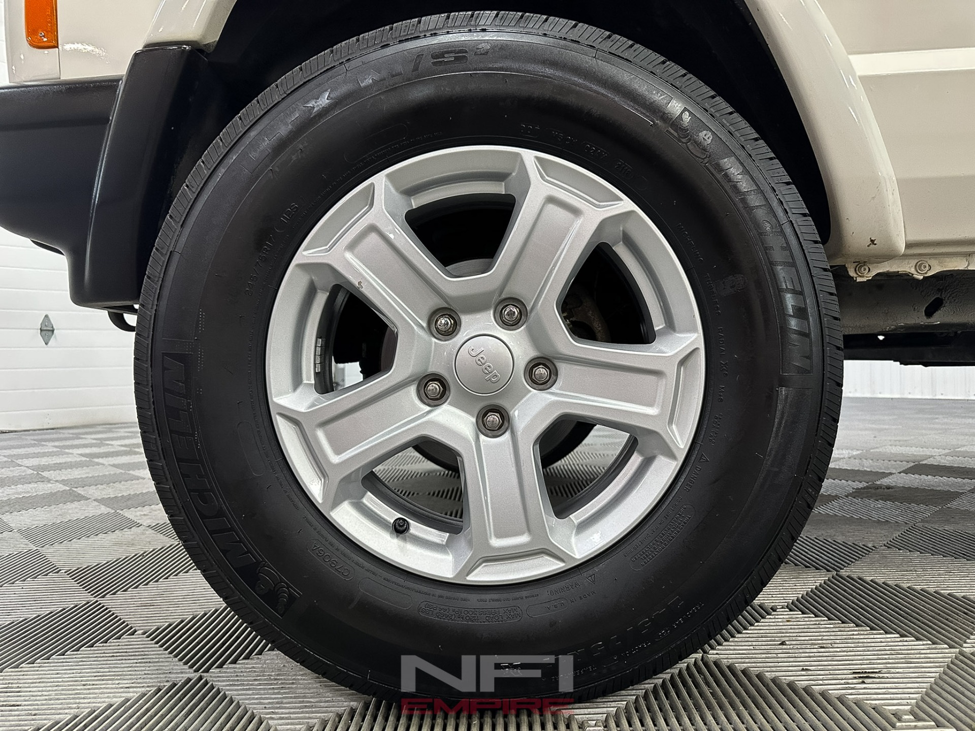 2001 Jeep Cherokee 12