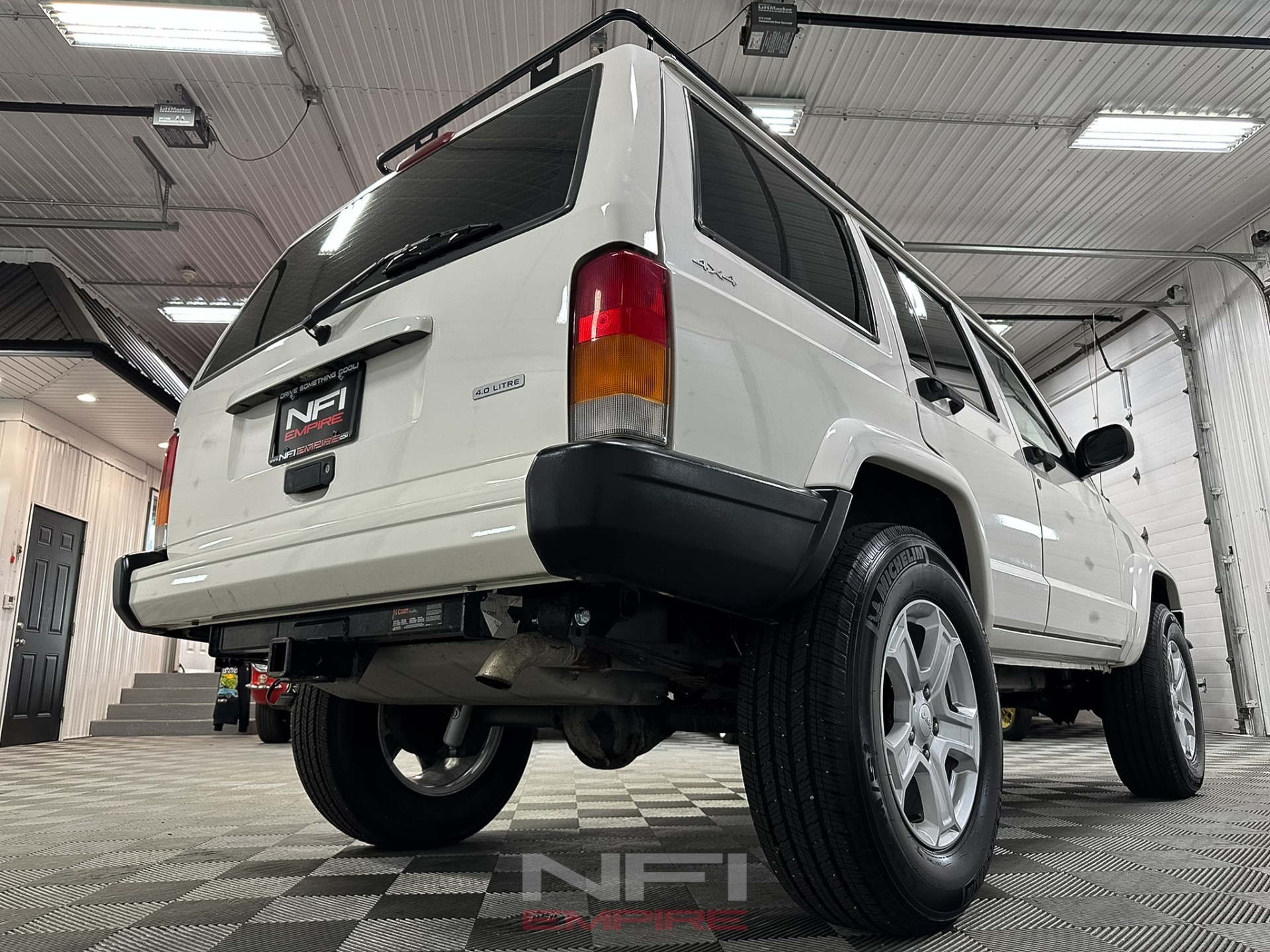 2001 Jeep Cherokee 19