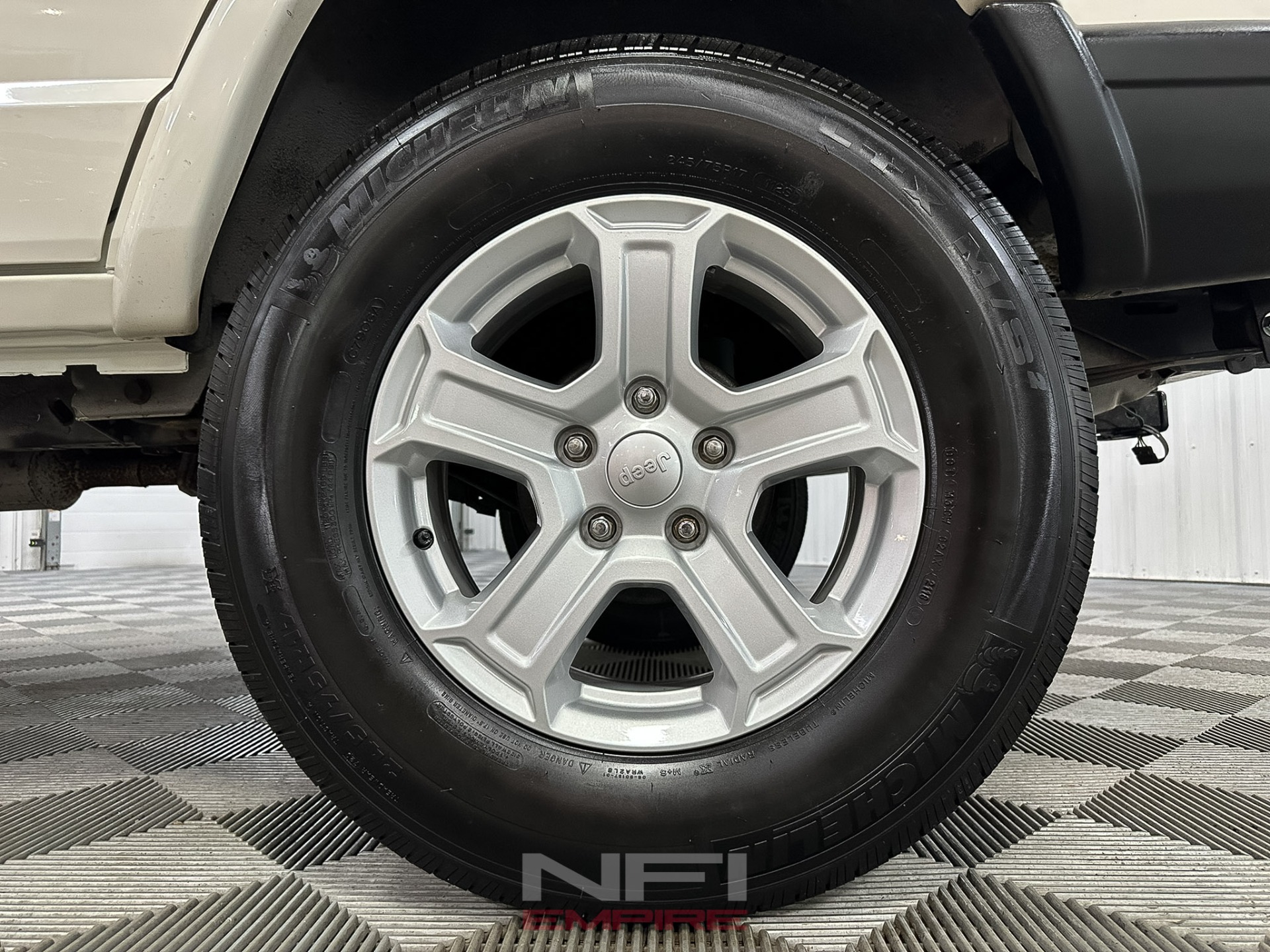 2001 Jeep Cherokee 22