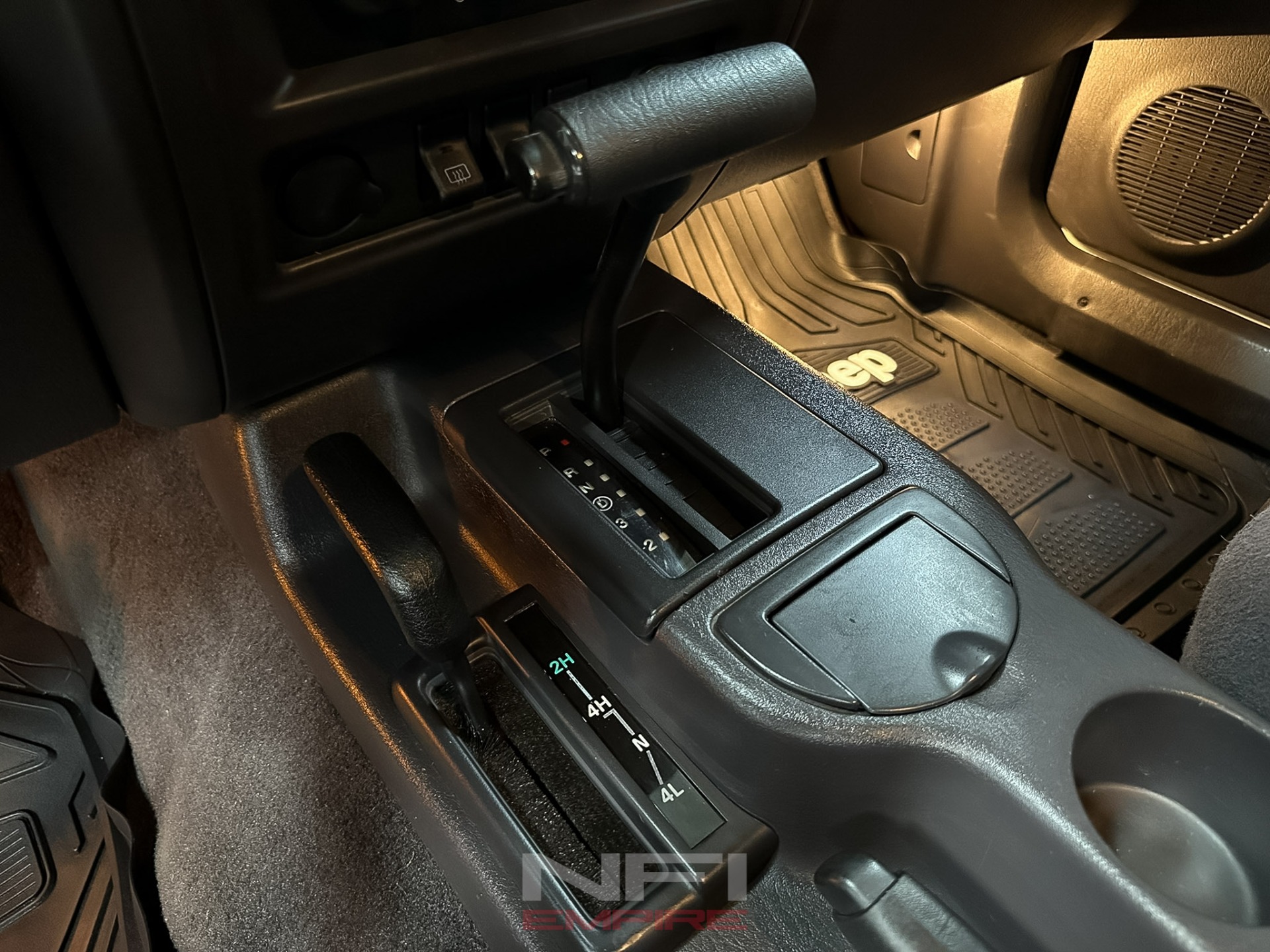 2001 Jeep Cherokee 28