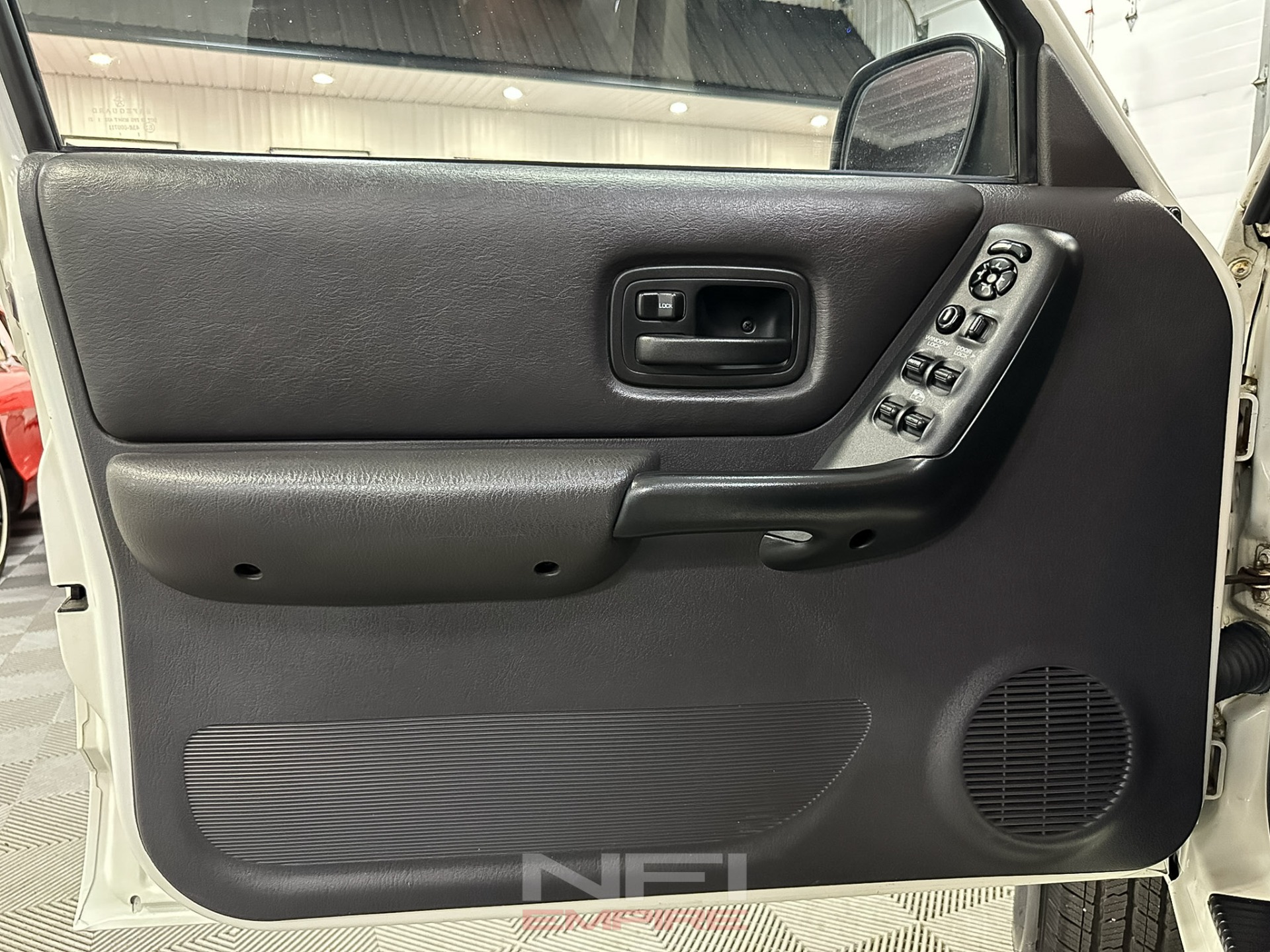 2001 Jeep Cherokee 31