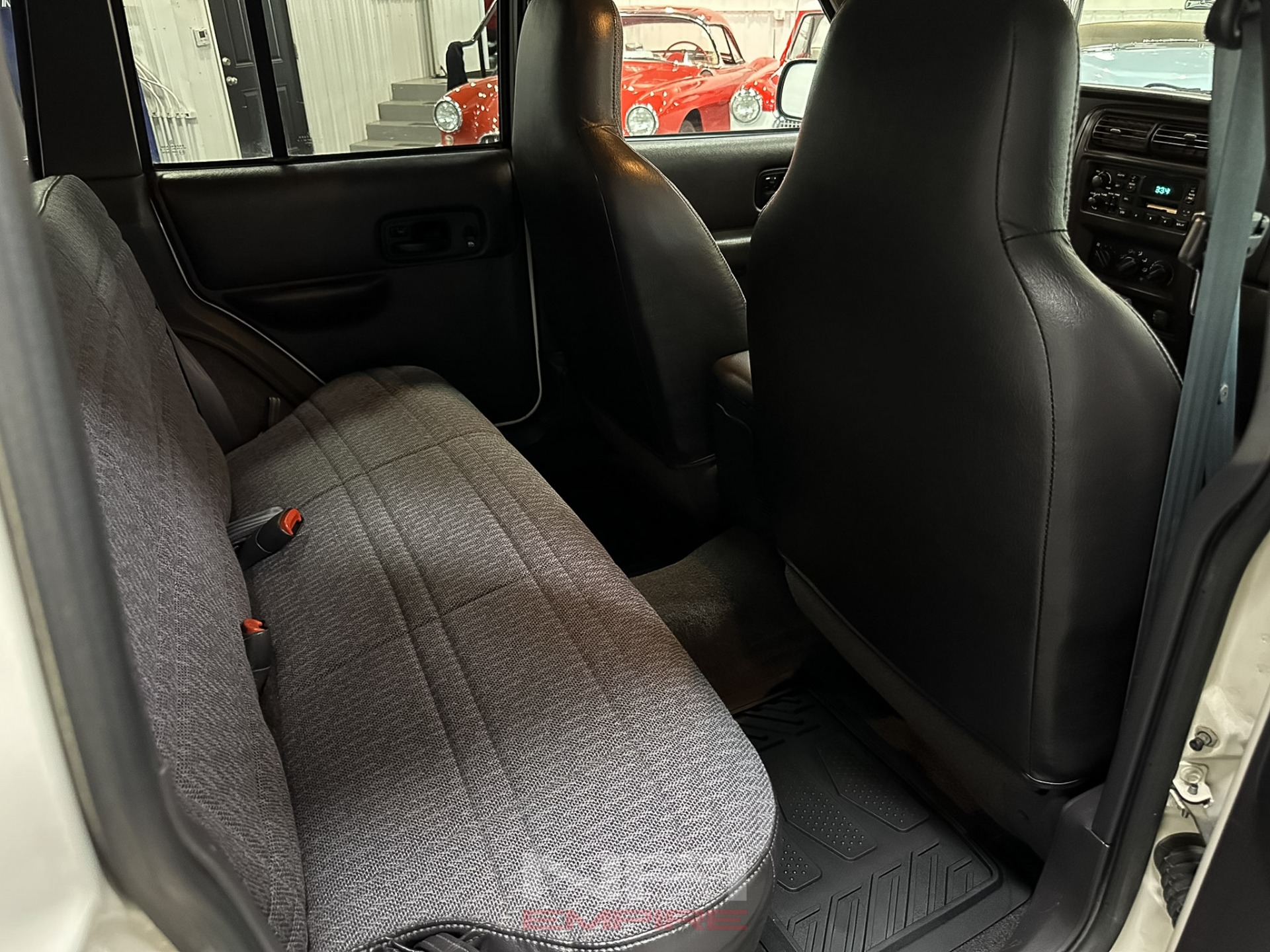 2001 Jeep Cherokee 36