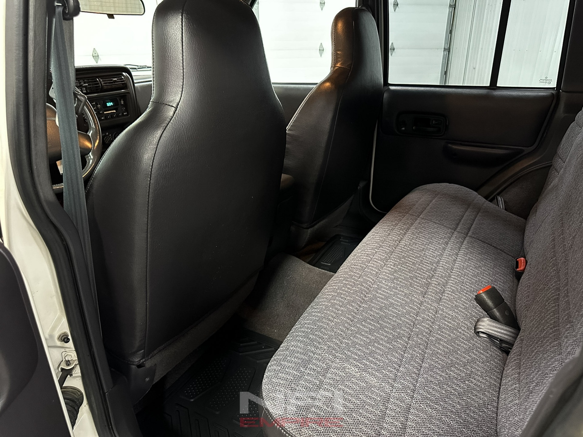 2001 Jeep Cherokee 39