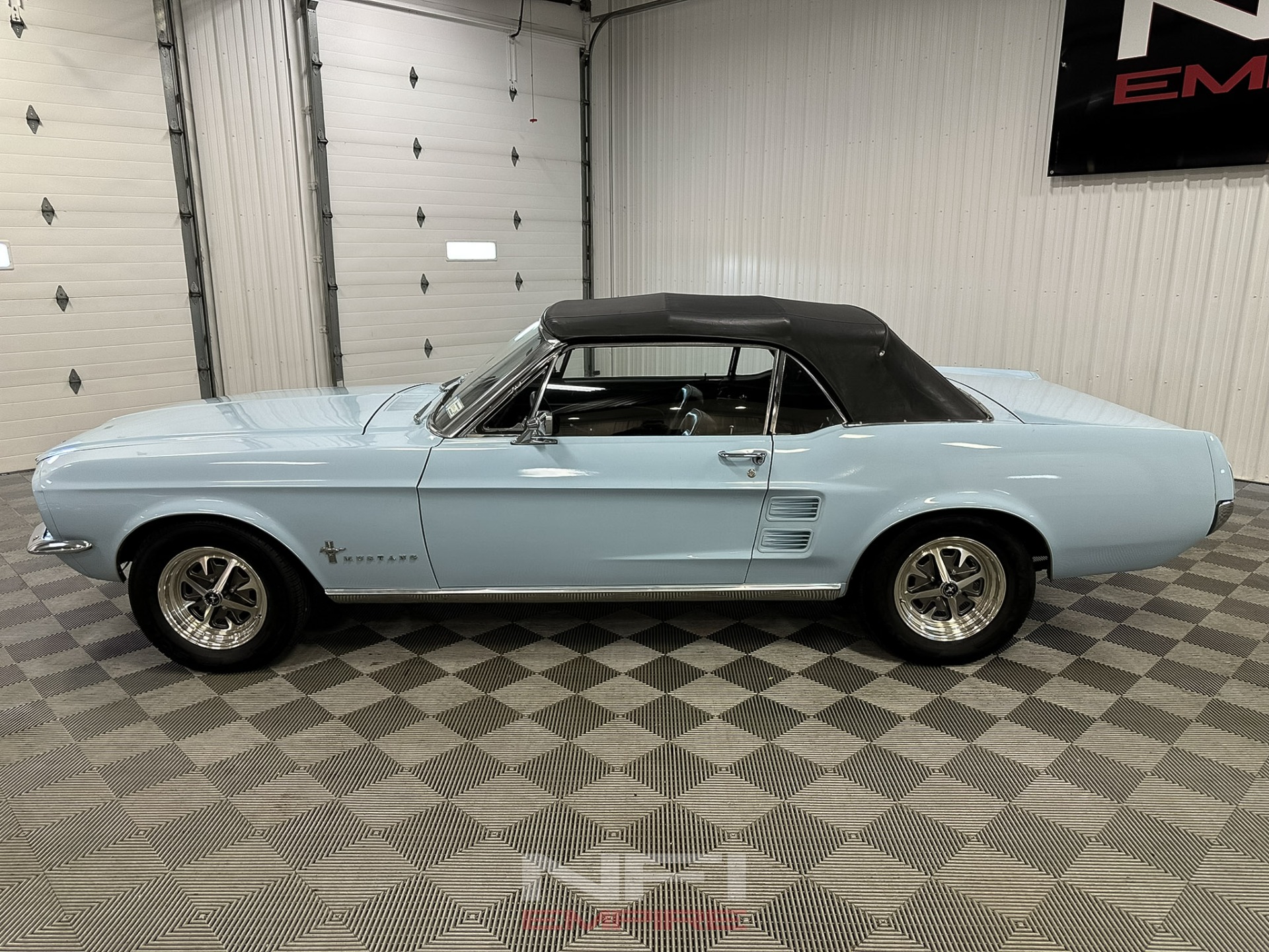 1967 Ford Mustang 4