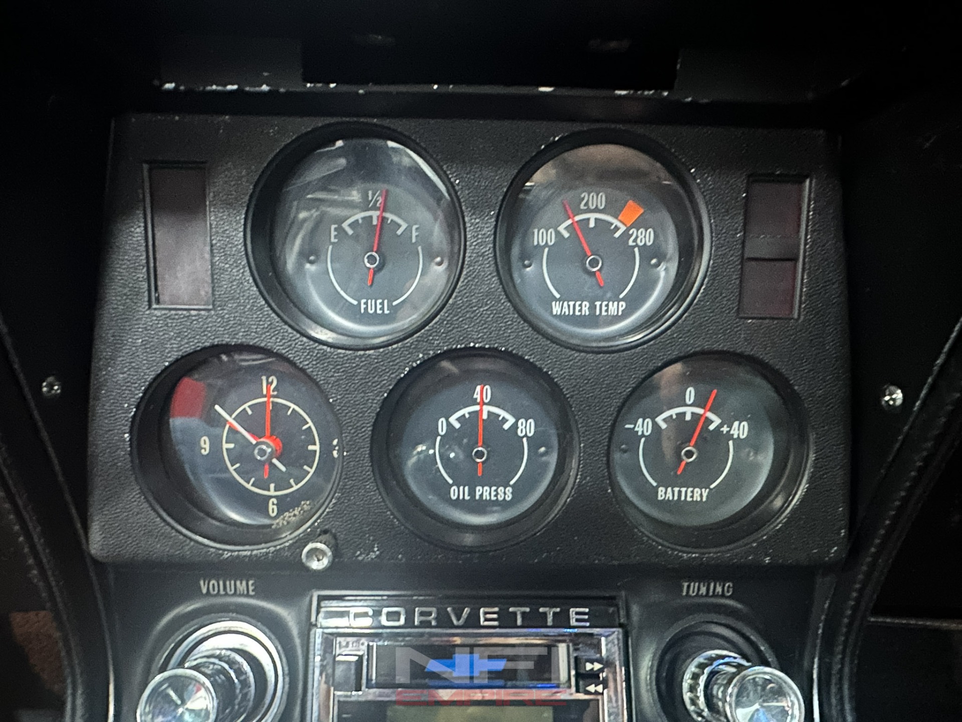 1974 Chevrolet Corvette 30