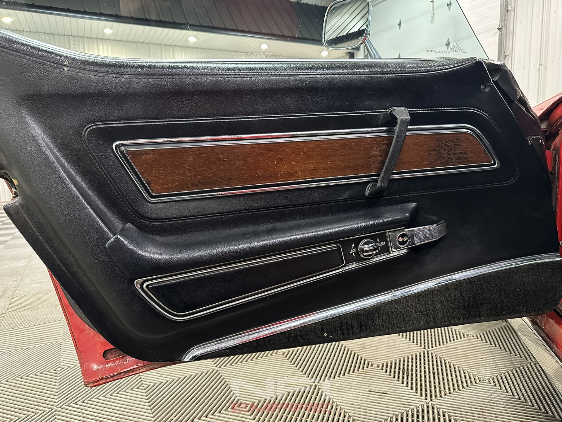 1974 Chevrolet Corvette 32
