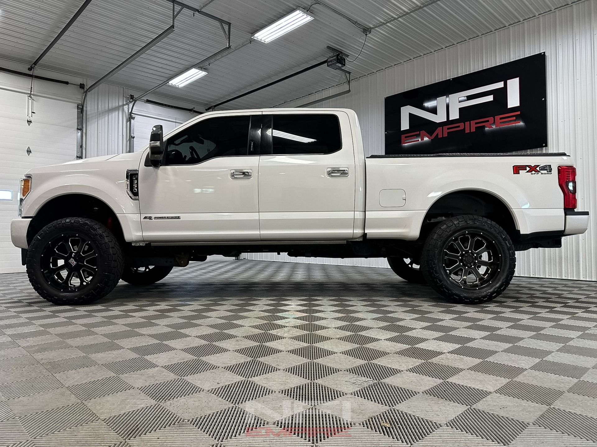 2017 Ford F350 Super Duty Crew Cab 11